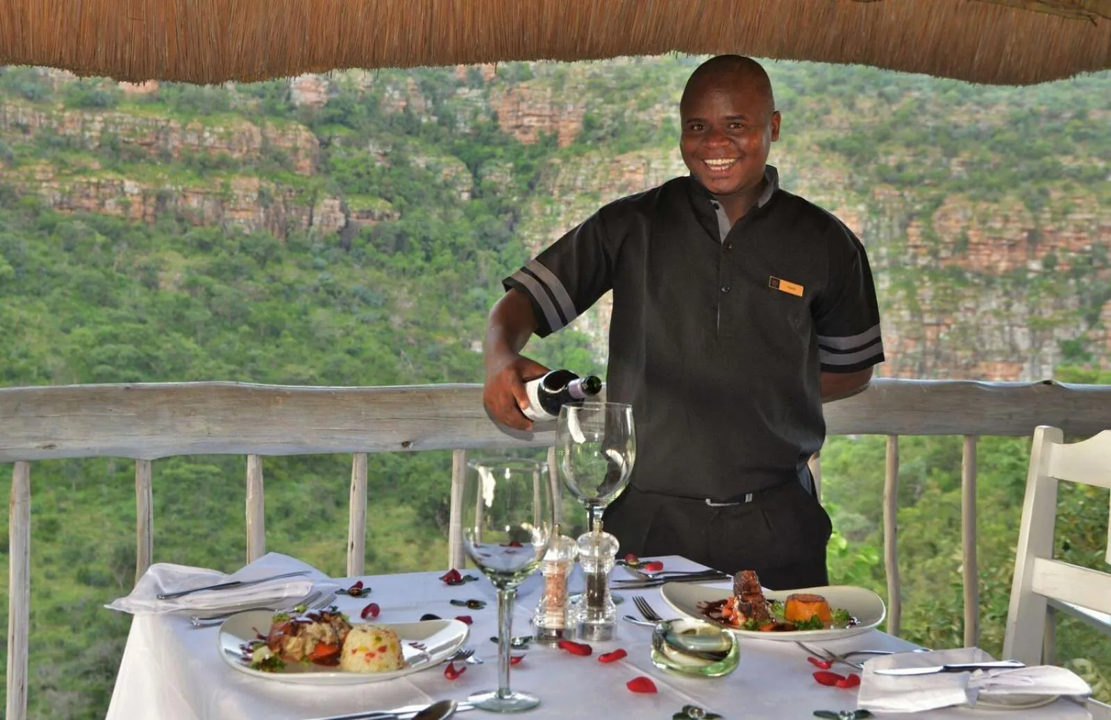 Restaurant/places to eat in Clifftop Exclusive Safari Hideaway
