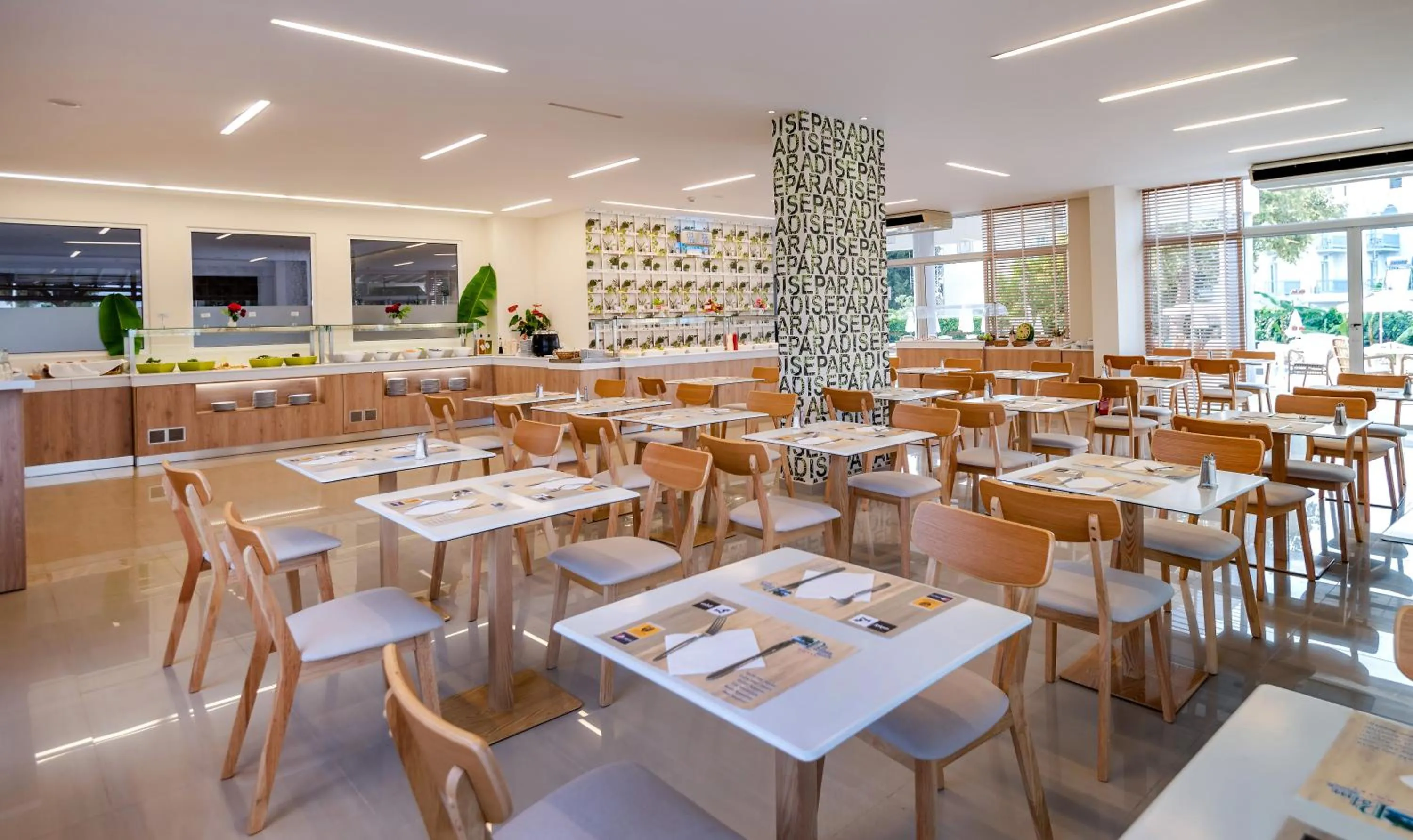 Restaurant/places to eat in Palm Beach Hotel - Adults only