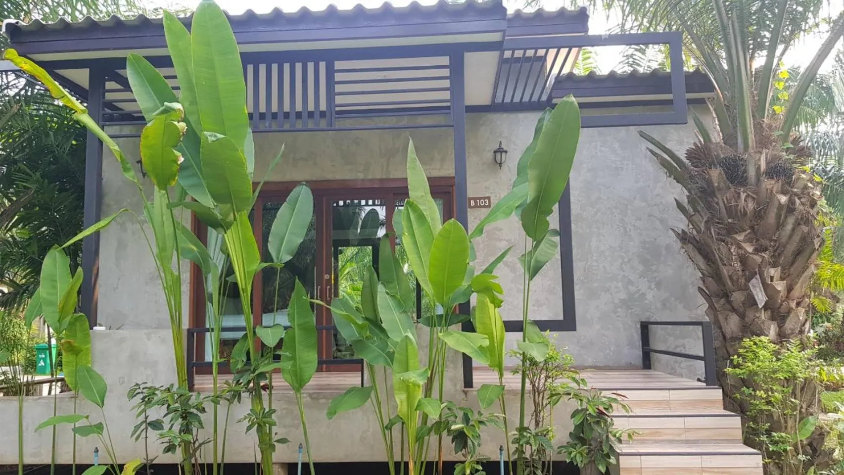 Property building in Palm Pran Resort