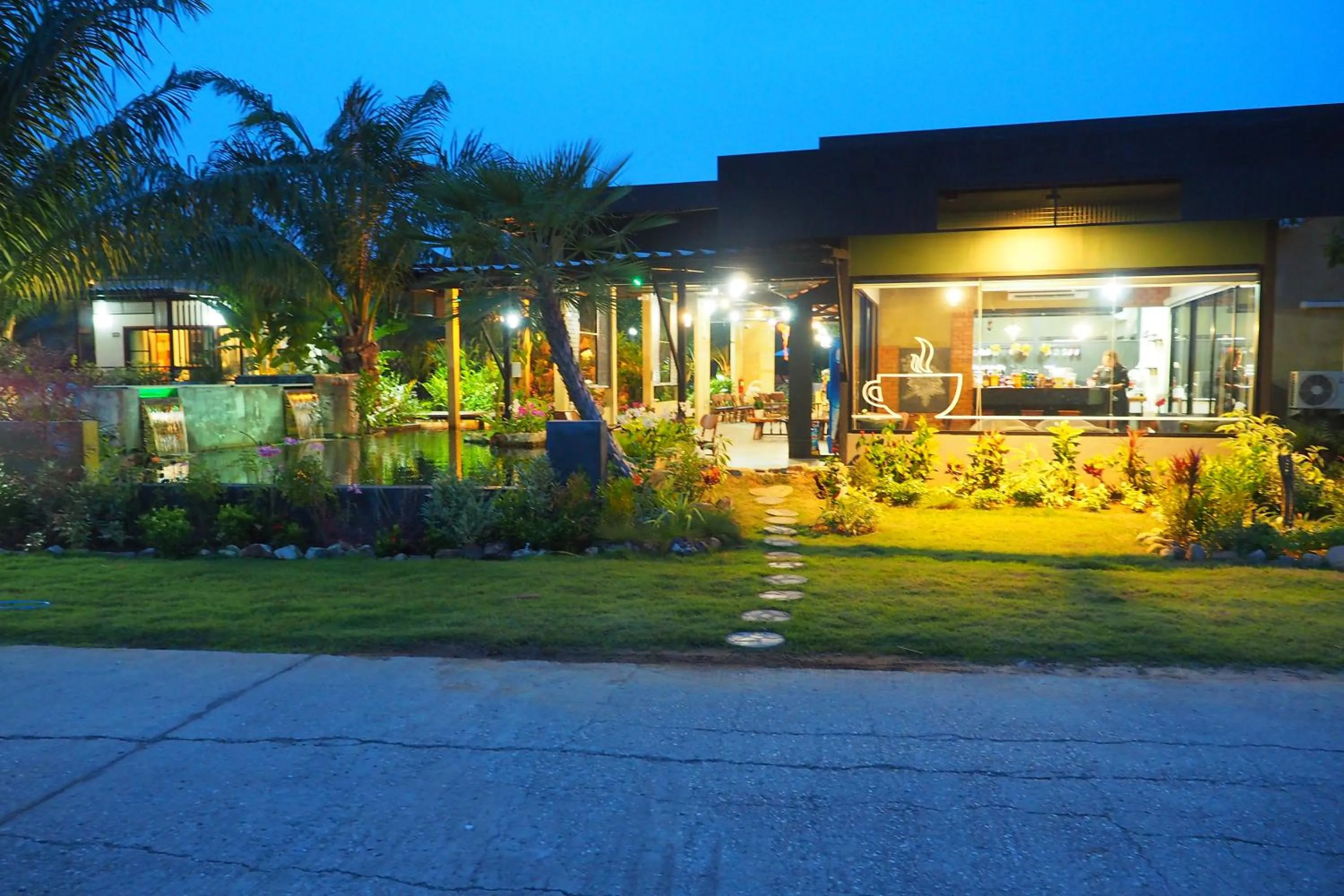 Sunset in Palm Pran Resort