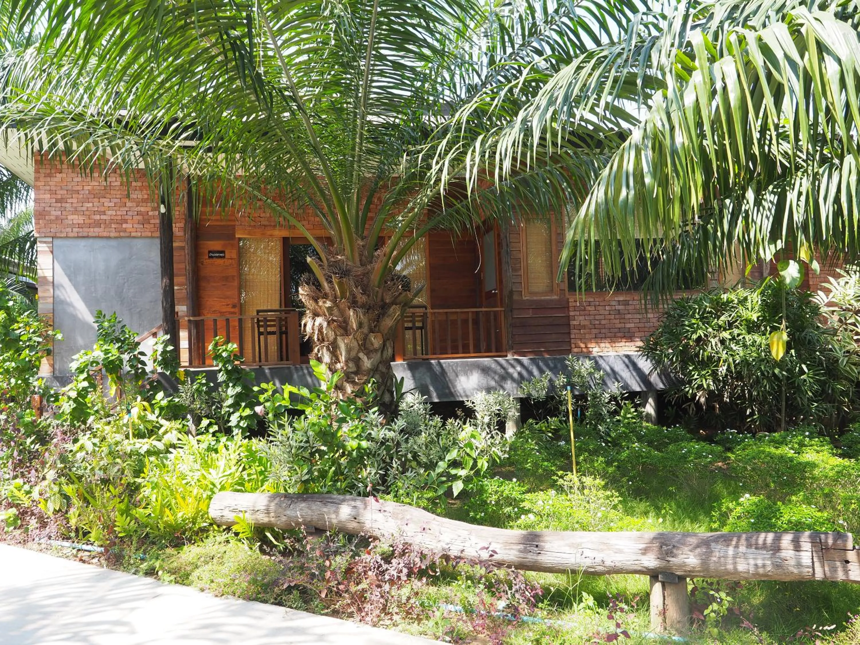Property building in Palm Pran Resort