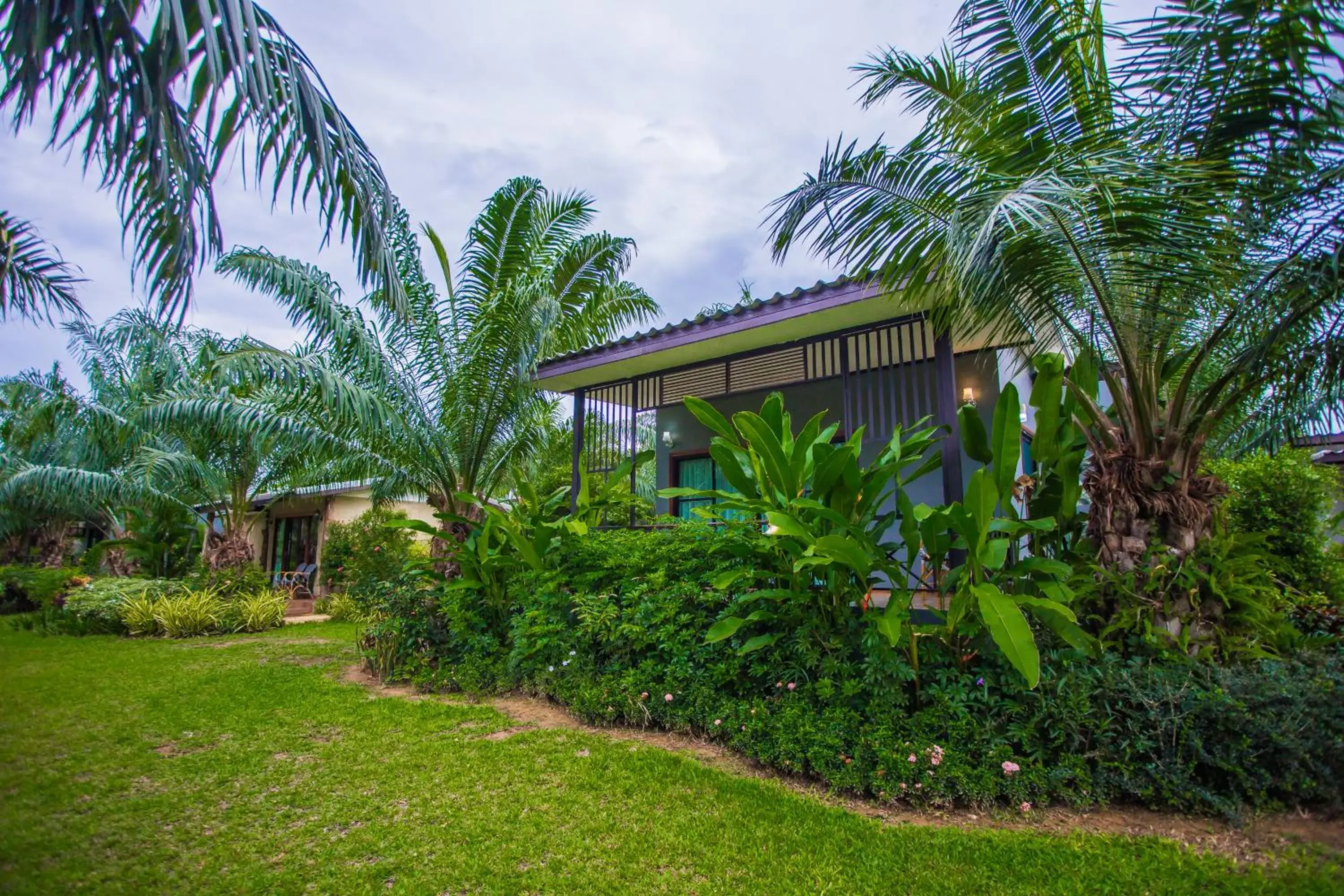 Property building in Palm Pran Resort Property building in Palm Pran Resort