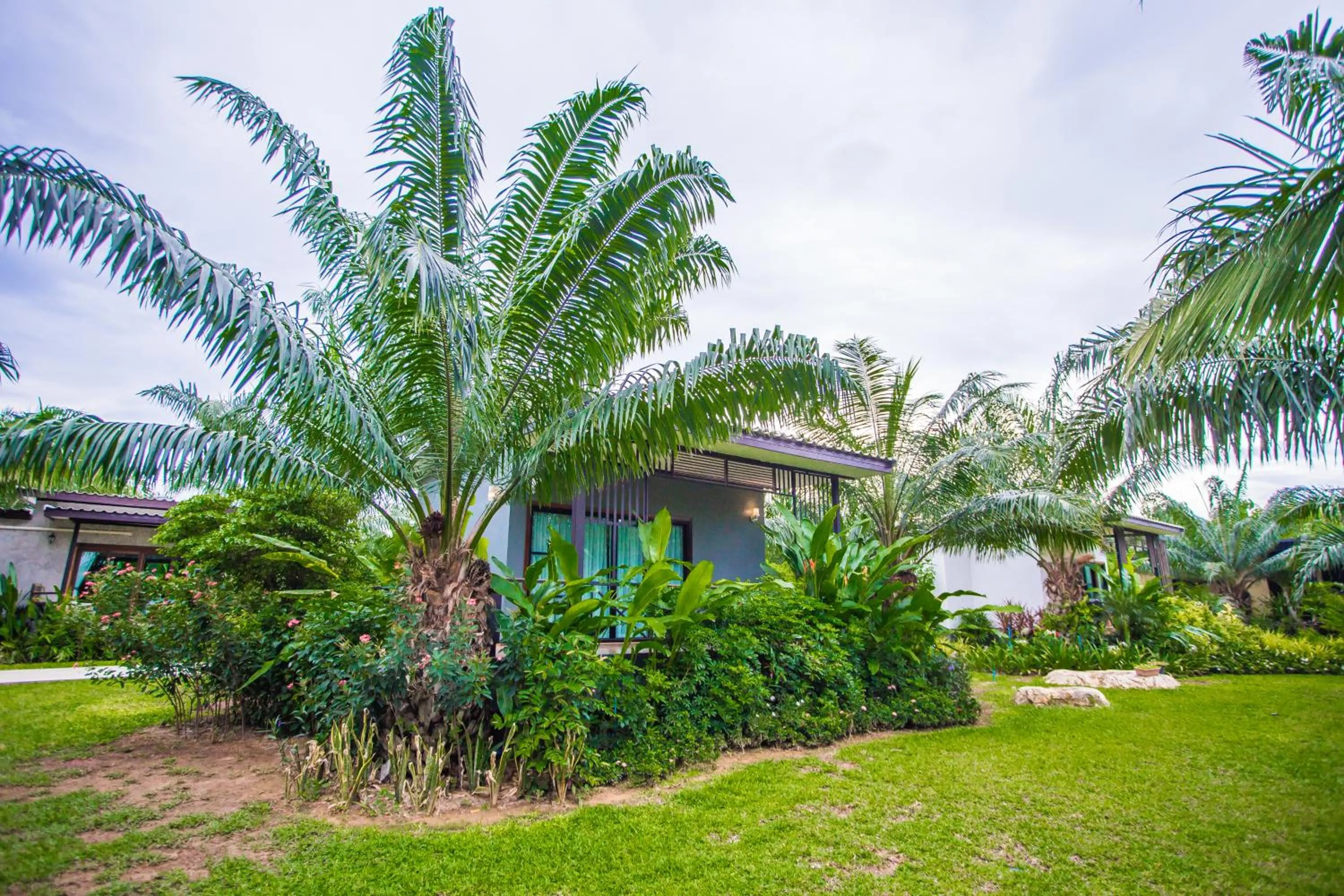 Property building in Palm Pran Resort