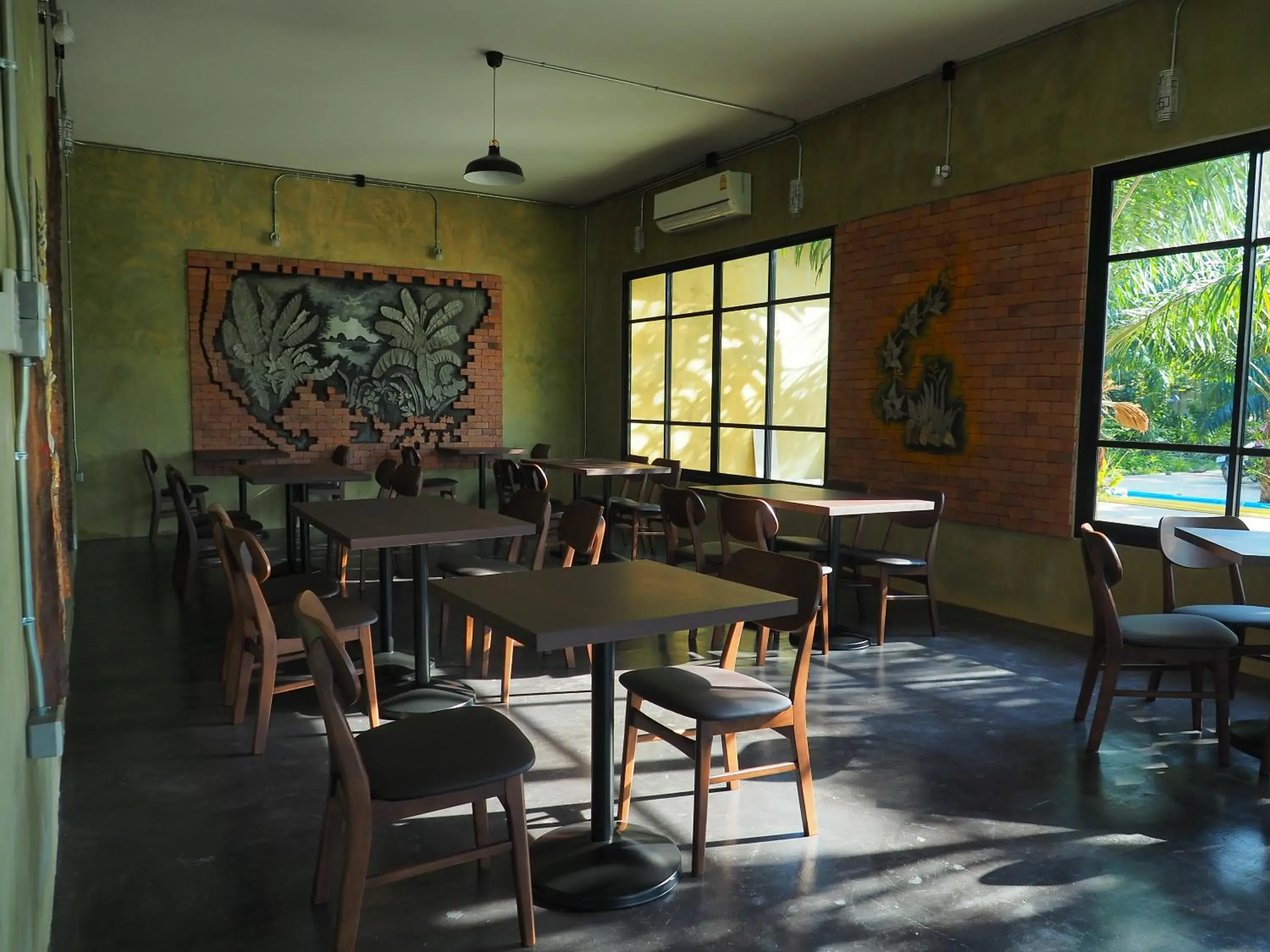 Restaurant/places to eat in Palm Pran Resort Restaurant/places to eat in Palm Pran Resort