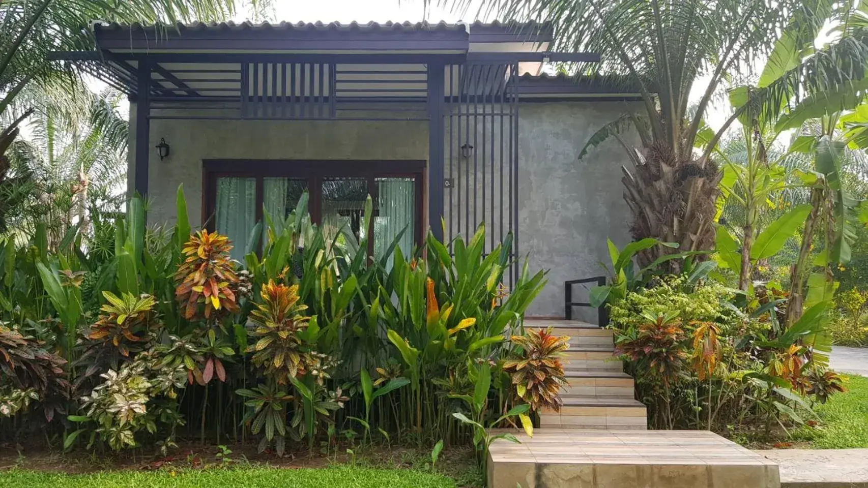 Property building in Palm Pran Resort Property building in Palm Pran Resort