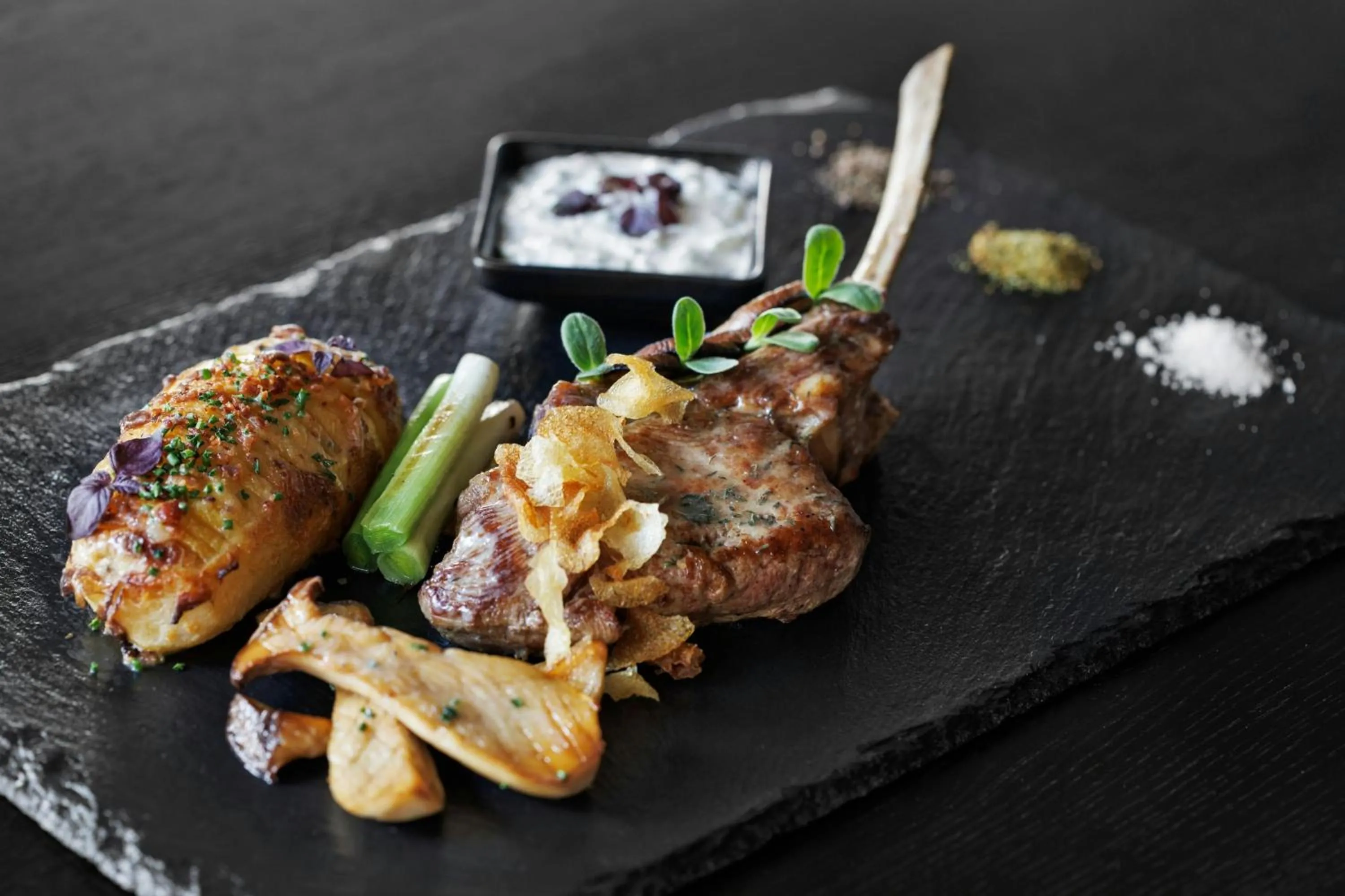 Restaurant/places to eat in Renaissance Zurich Tower Hotel