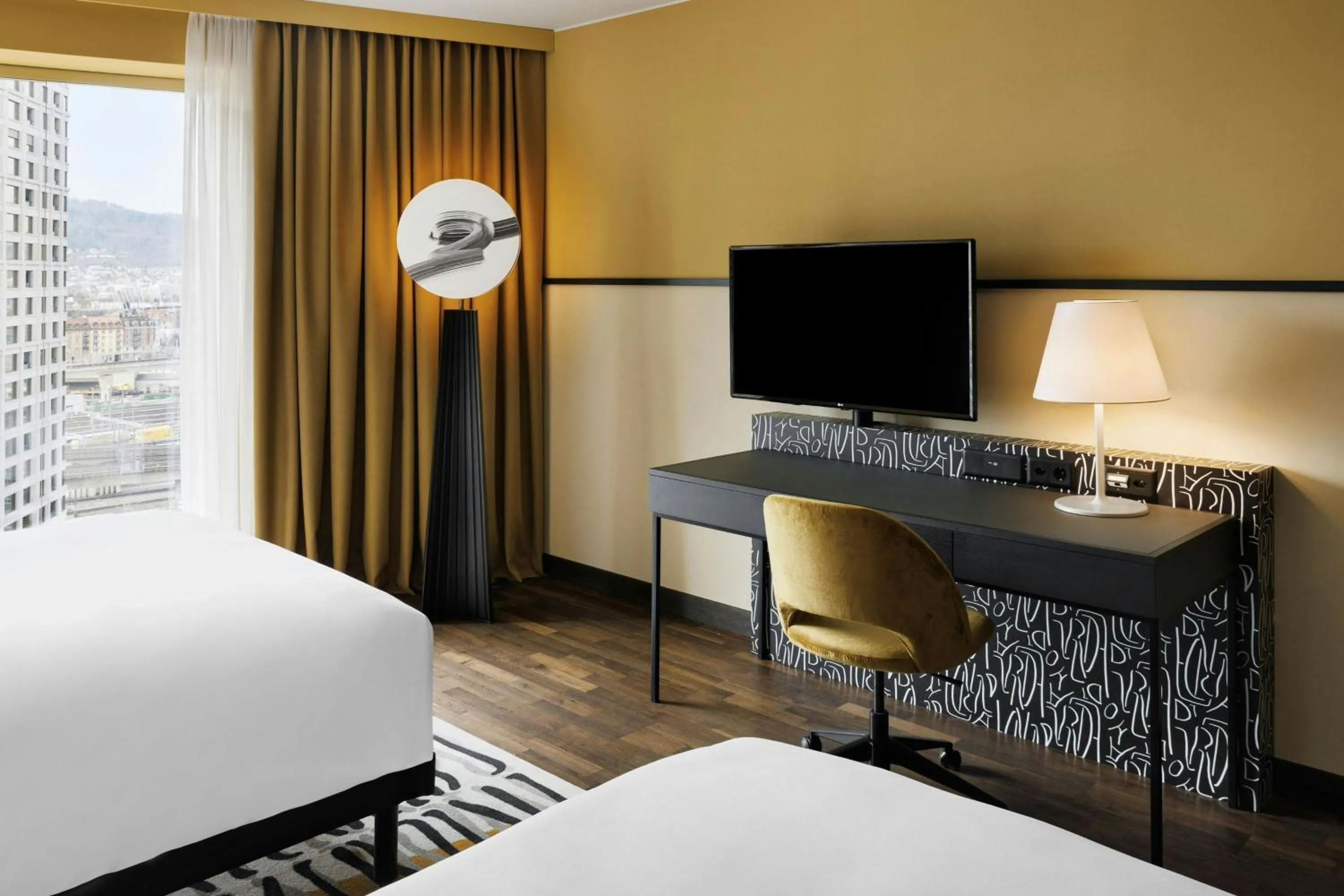 Photo of the whole room, Bed in Renaissance Zurich Tower Hotel