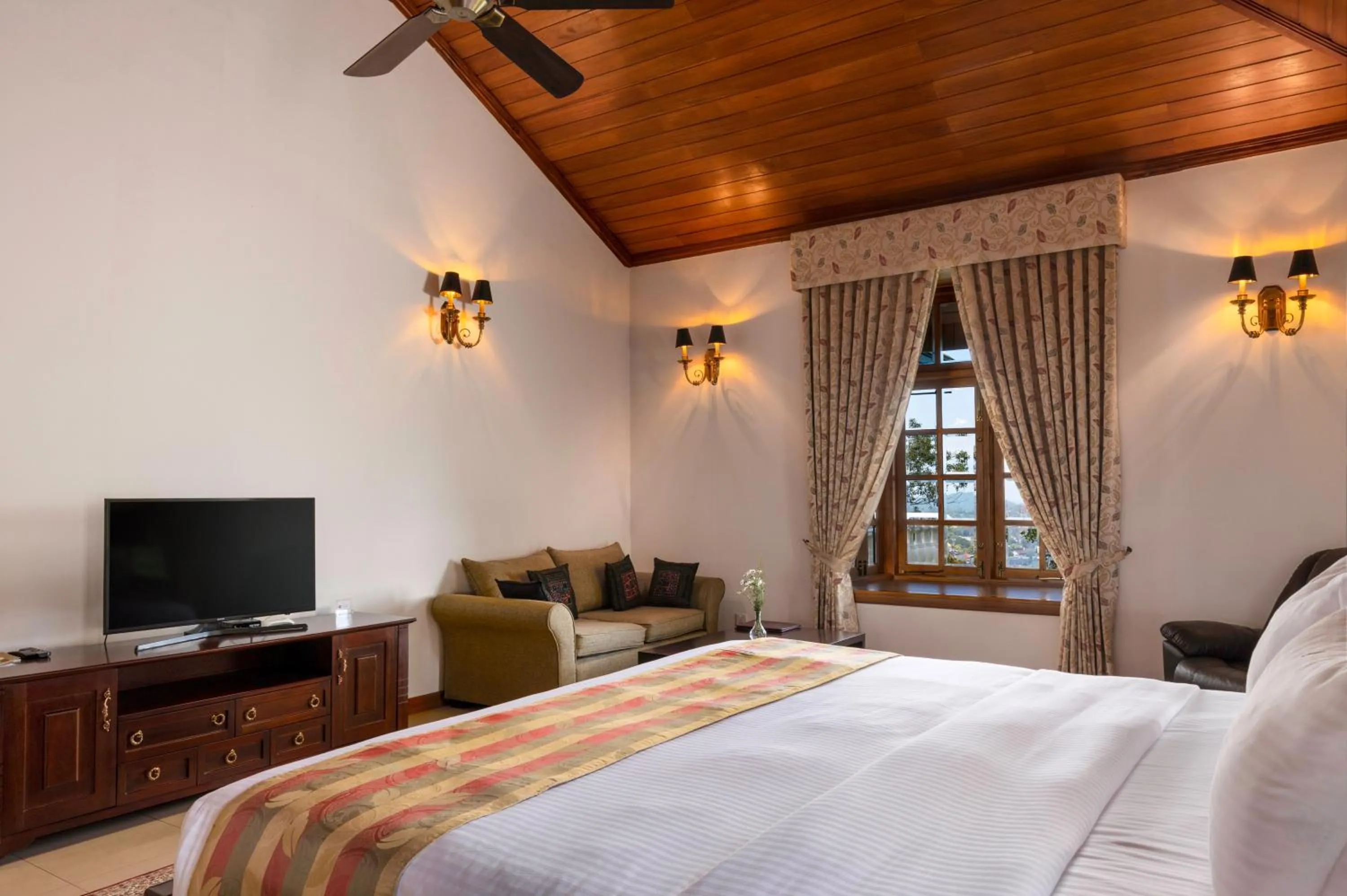 Bed in Manor House Bandarawela By Seven Angels