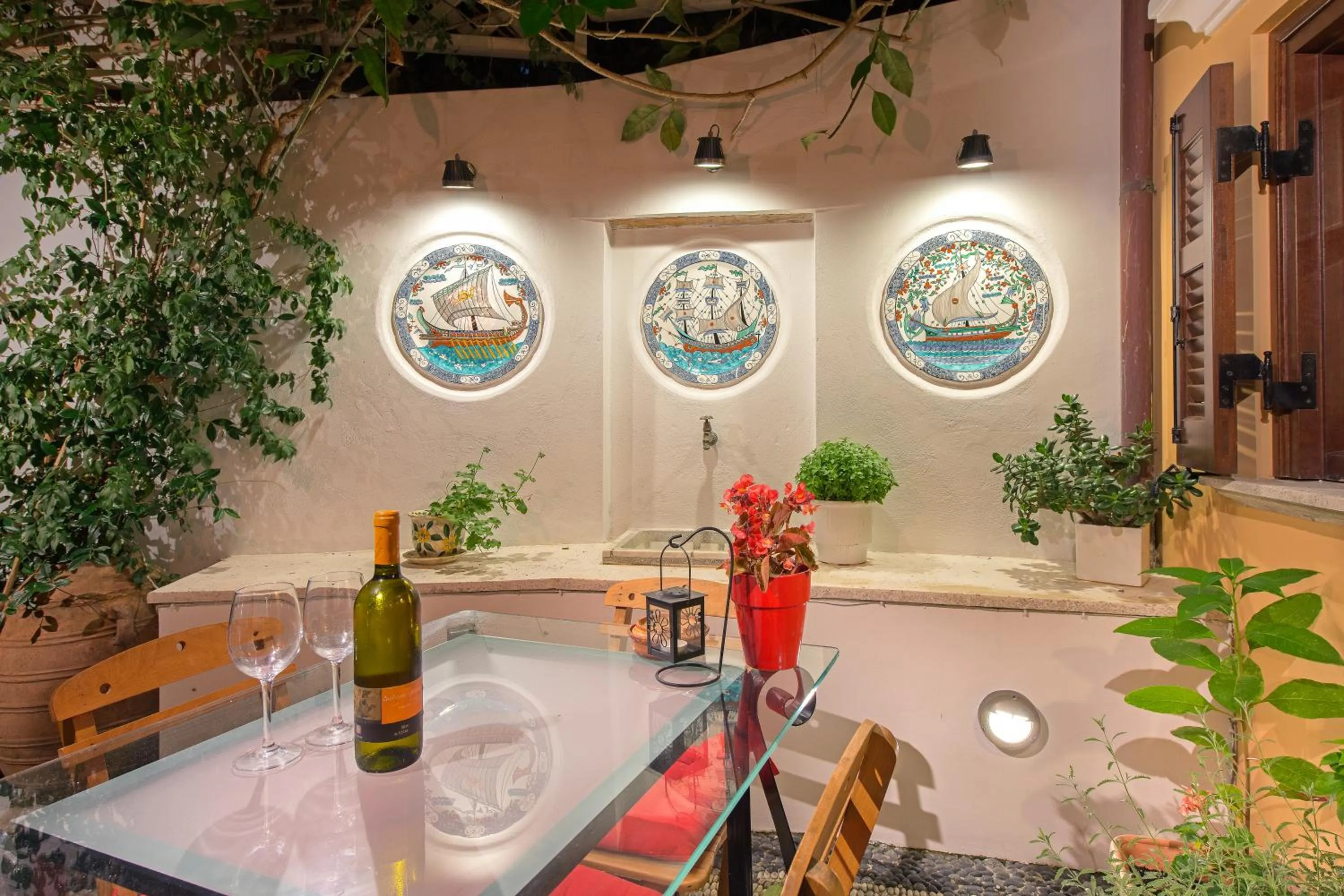 Night in Rodos Niohori Elite Suites Boutique Hotel