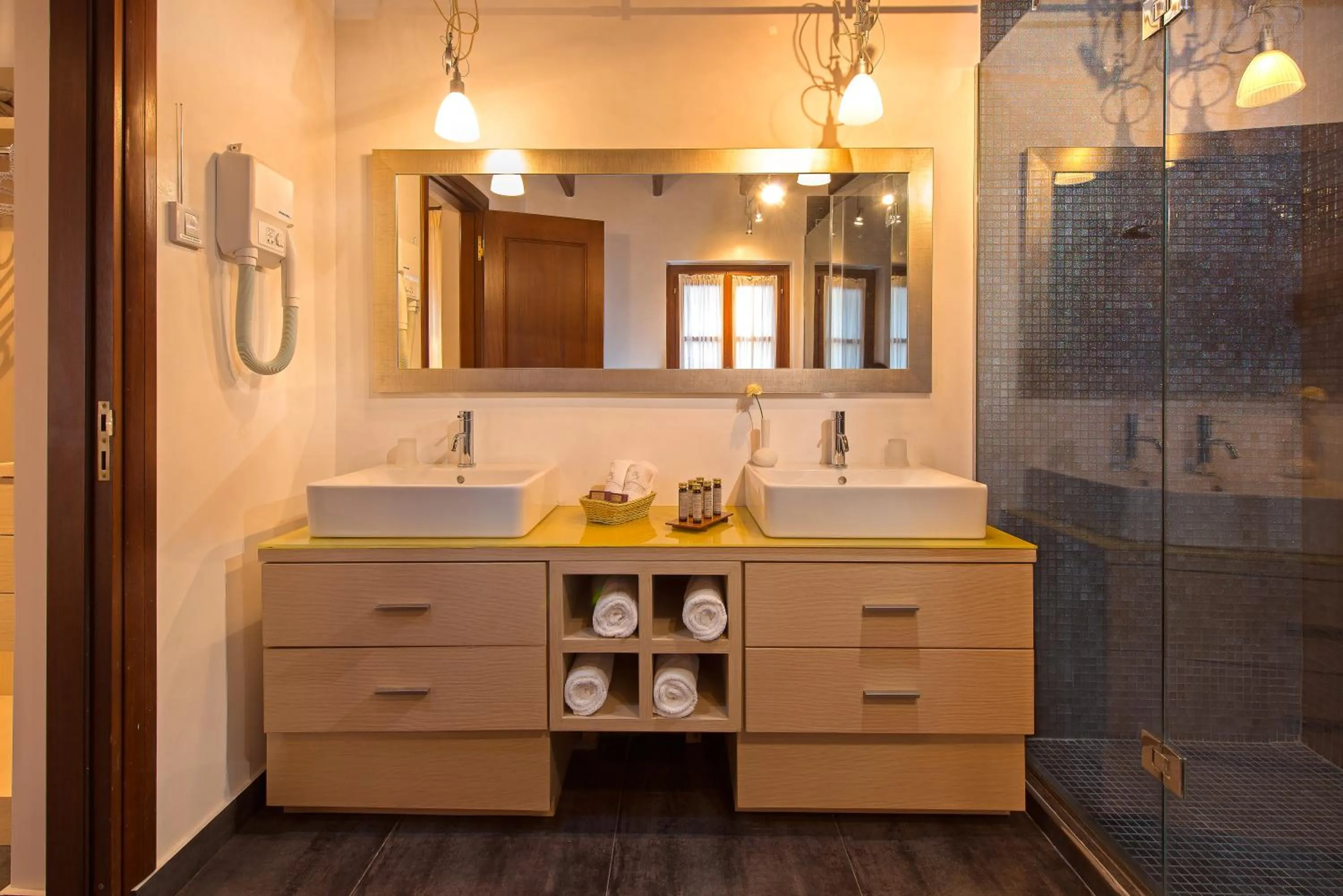 Shower in Rodos Niohori Elite Suites Boutique Hotel