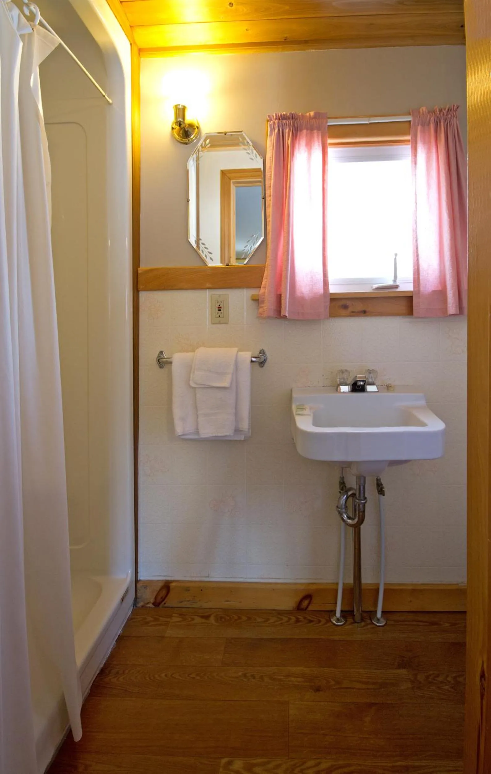 Bathroom in Mackenzie Motel & Cottages