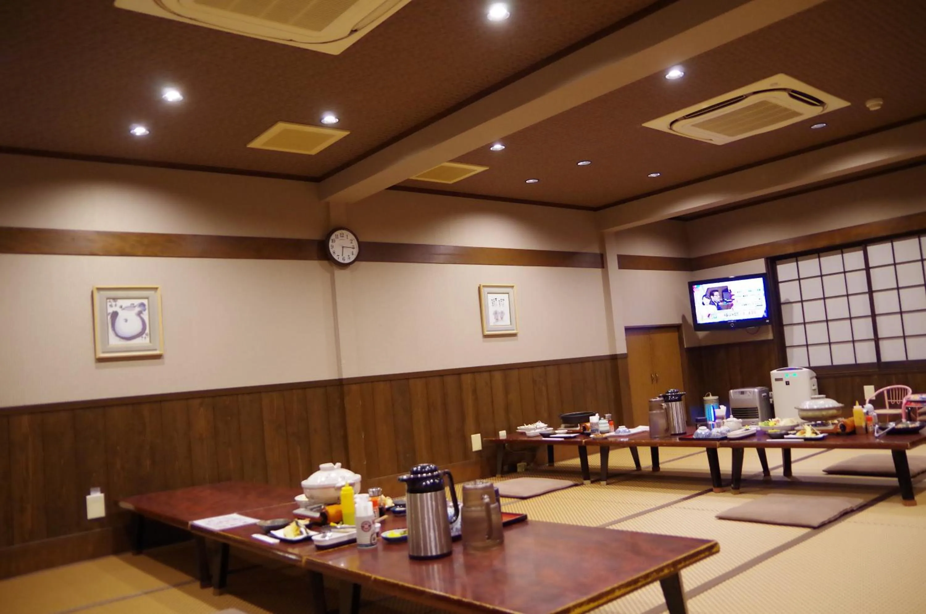 Restaurant/places to eat in Ryoso Chatani