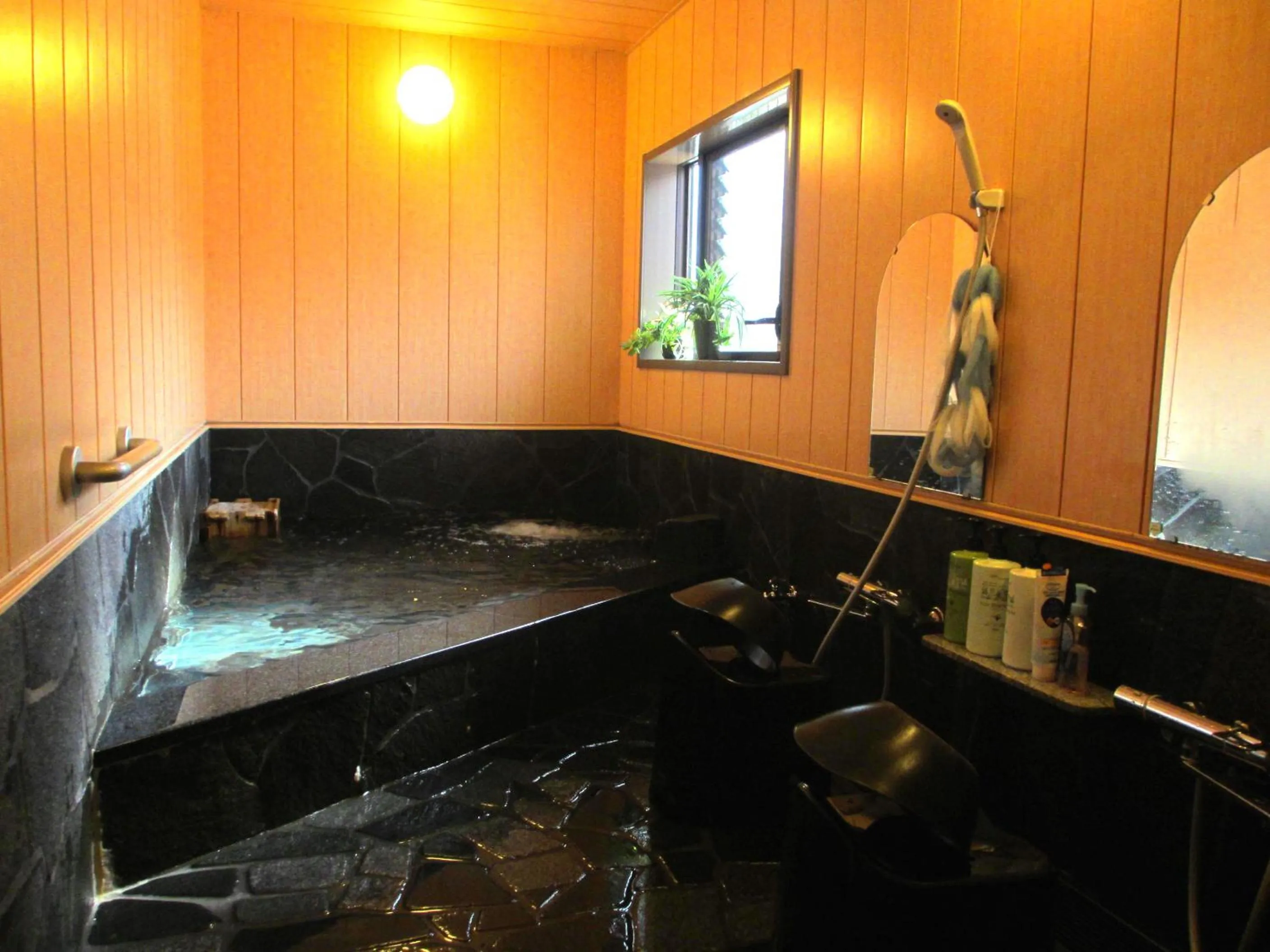 Hot Spring Bath in Ryoso Chatani