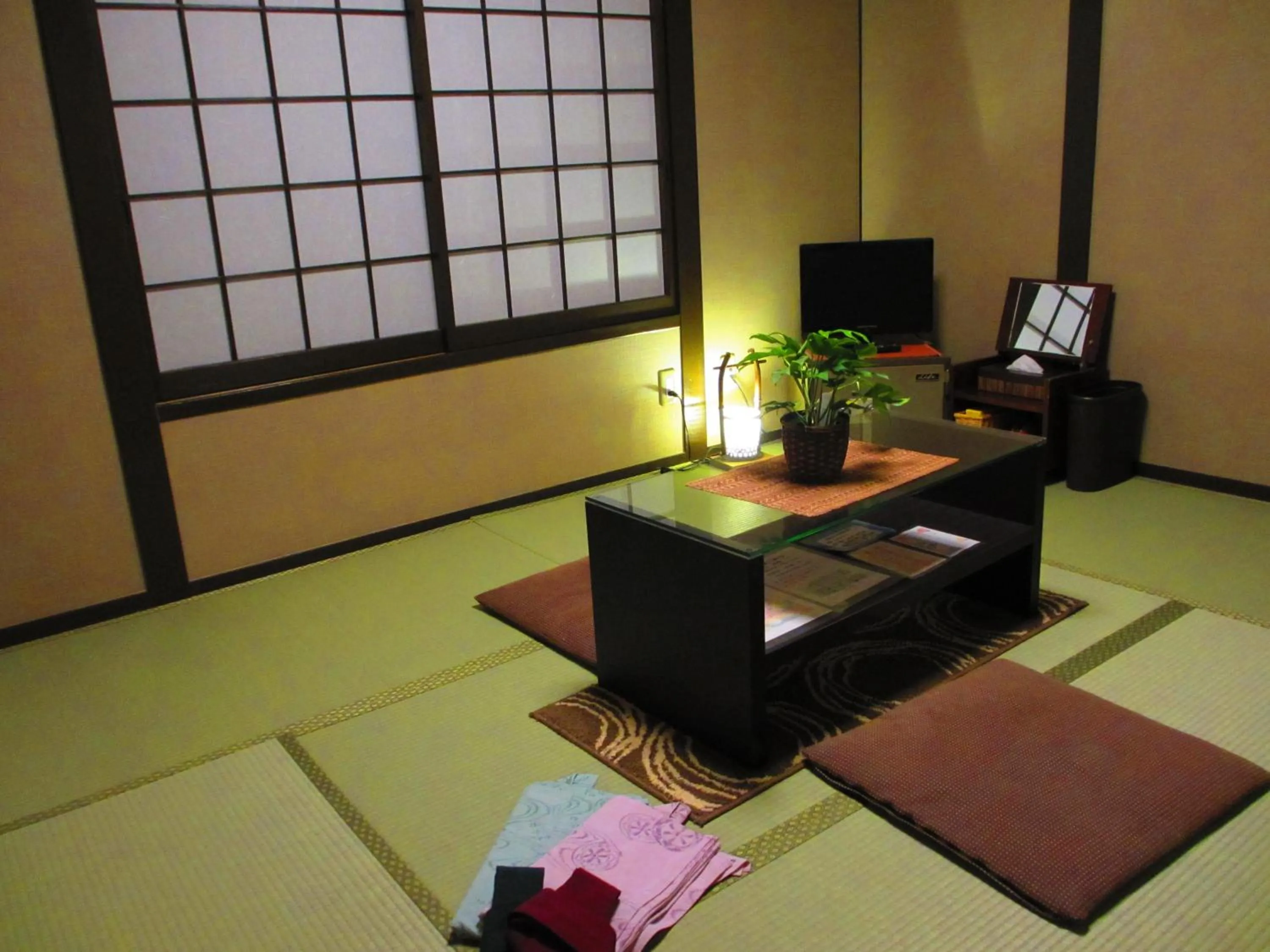 Photo of the whole room in Ryoso Chatani