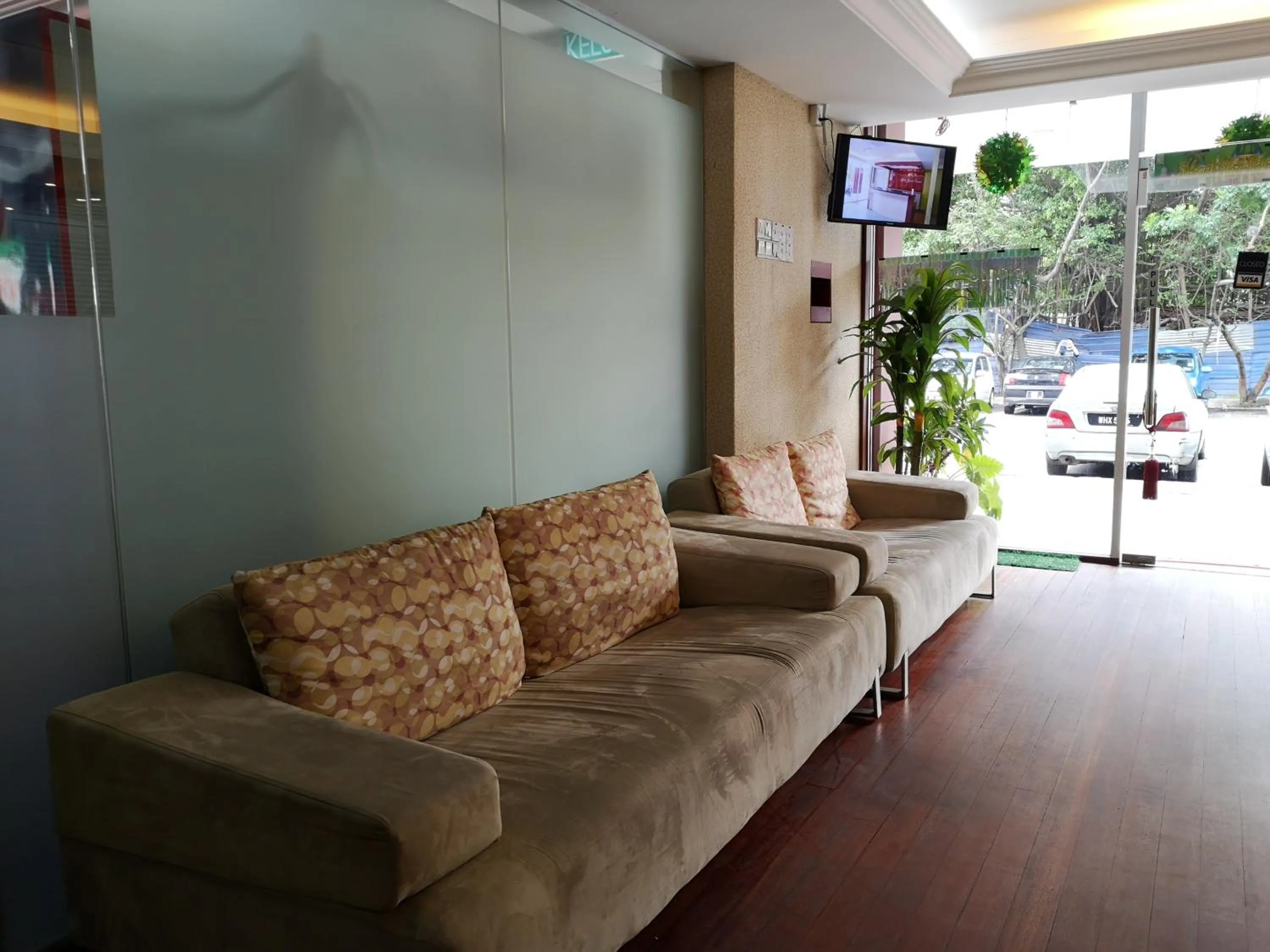 Communal lounge/ TV room in Hotel Grand Palace Ampang