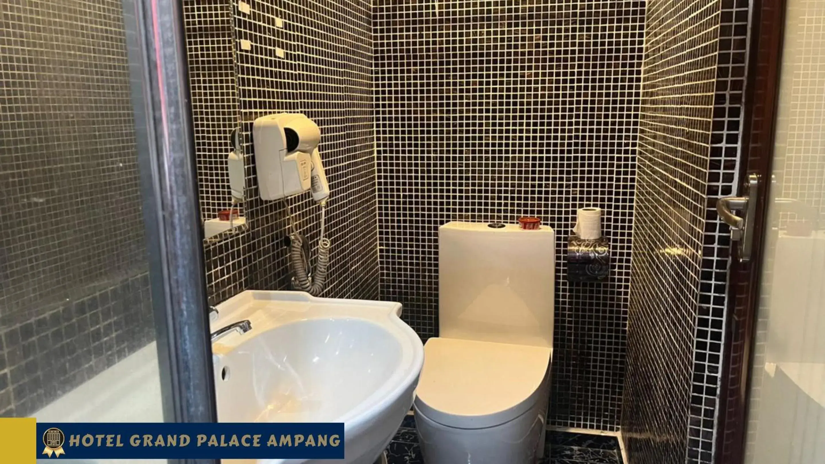 Toilet, Bathroom in Hotel Grand Palace Ampang