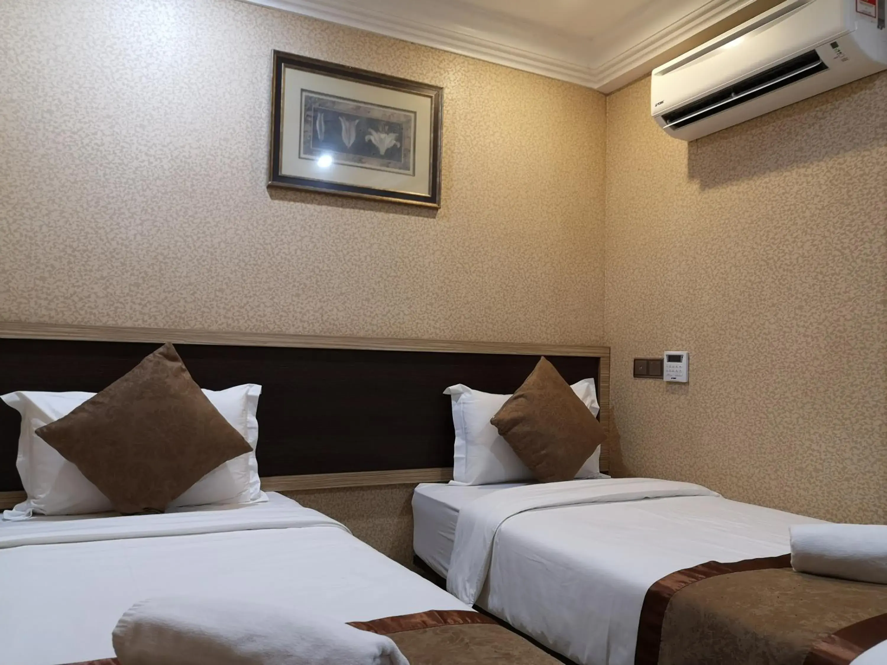 air conditioner, Bed in Hotel Grand Palace Ampang