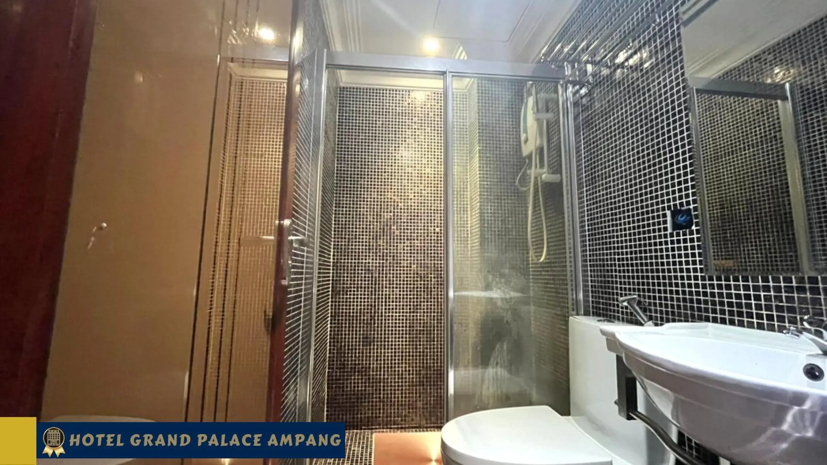 Shower, Bathroom in Hotel Grand Palace Ampang