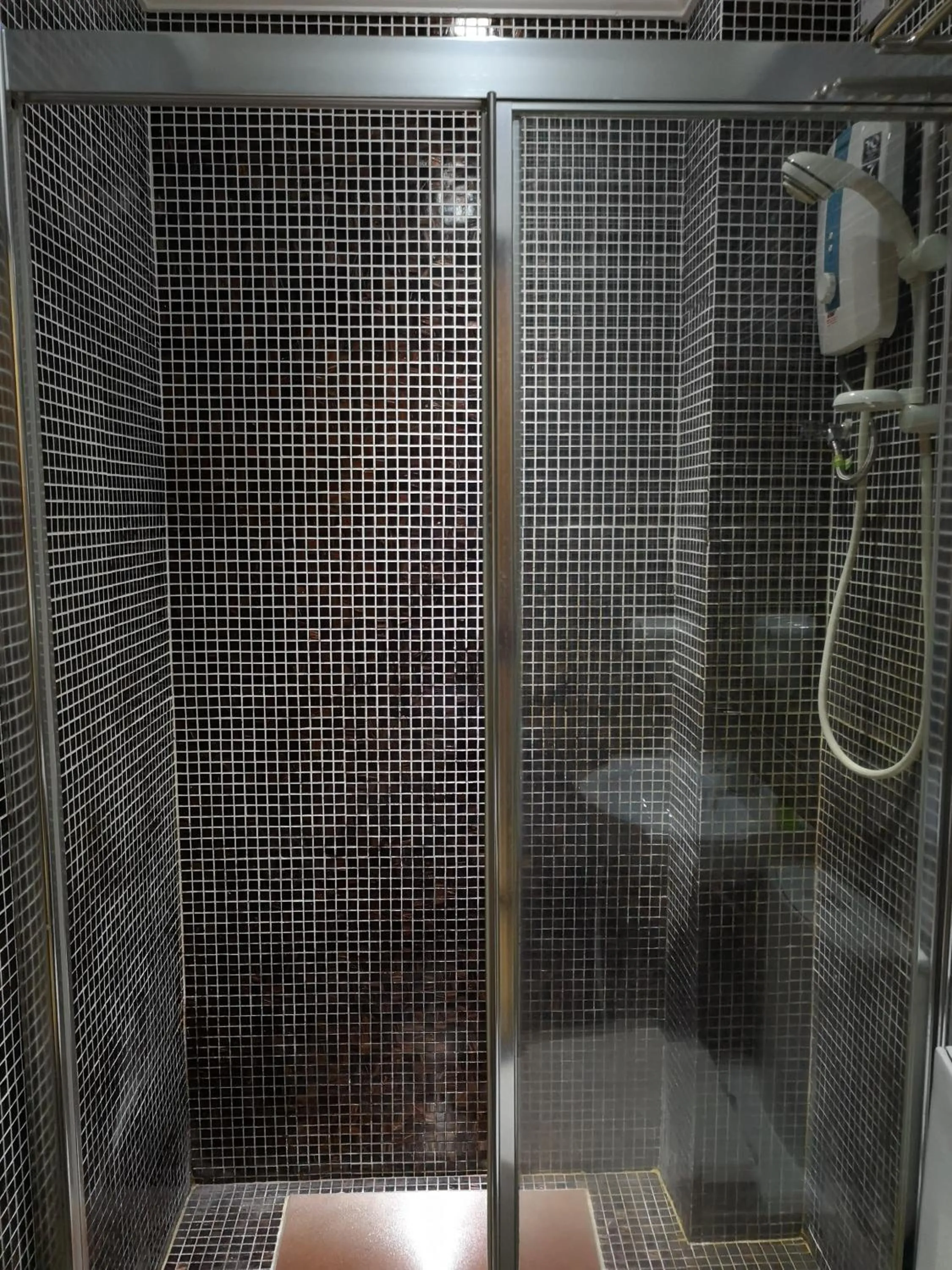 Shower in Hotel Grand Palace Ampang