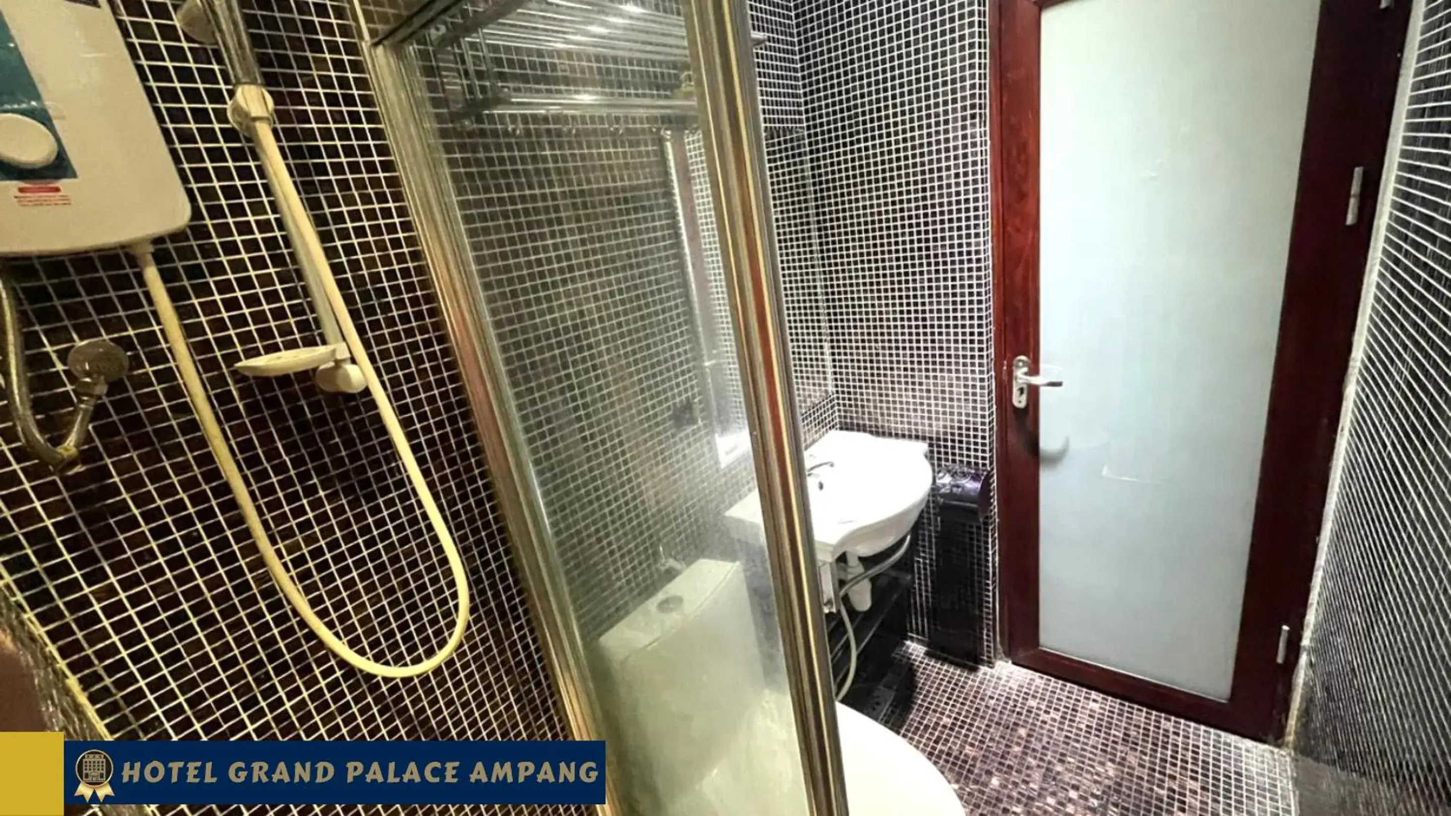 Shower, Bathroom in Hotel Grand Palace Ampang