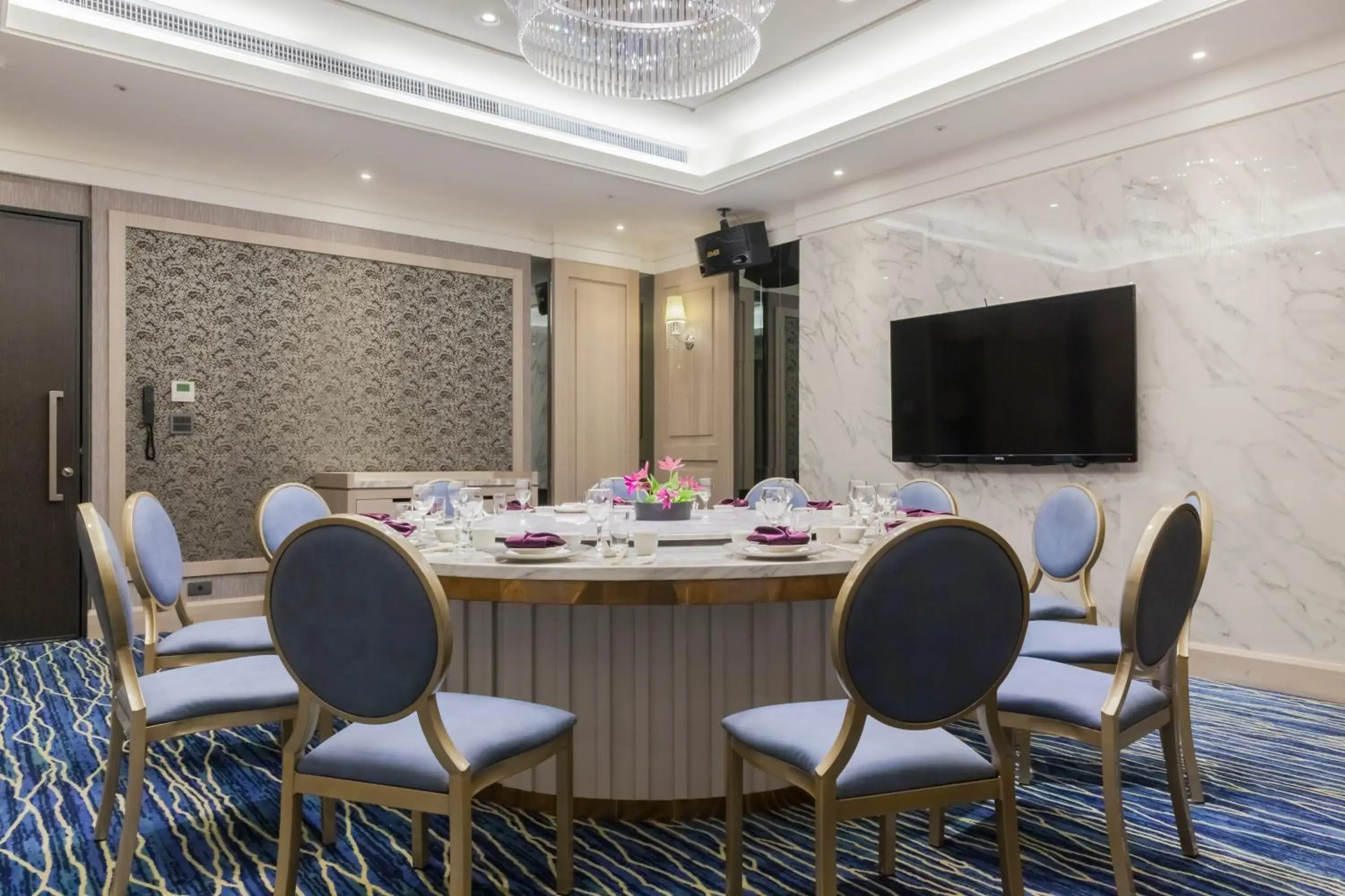 Restaurant/places to eat in Saint Art Hotel Restaurant/places to eat in Saint Art Hotel