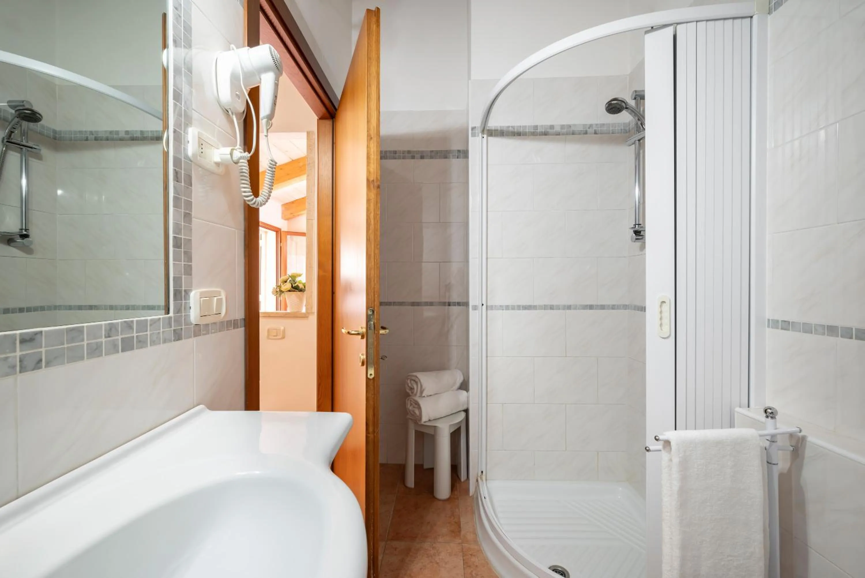 Bathroom in Lola Piccolo Hotel e Appartamenti