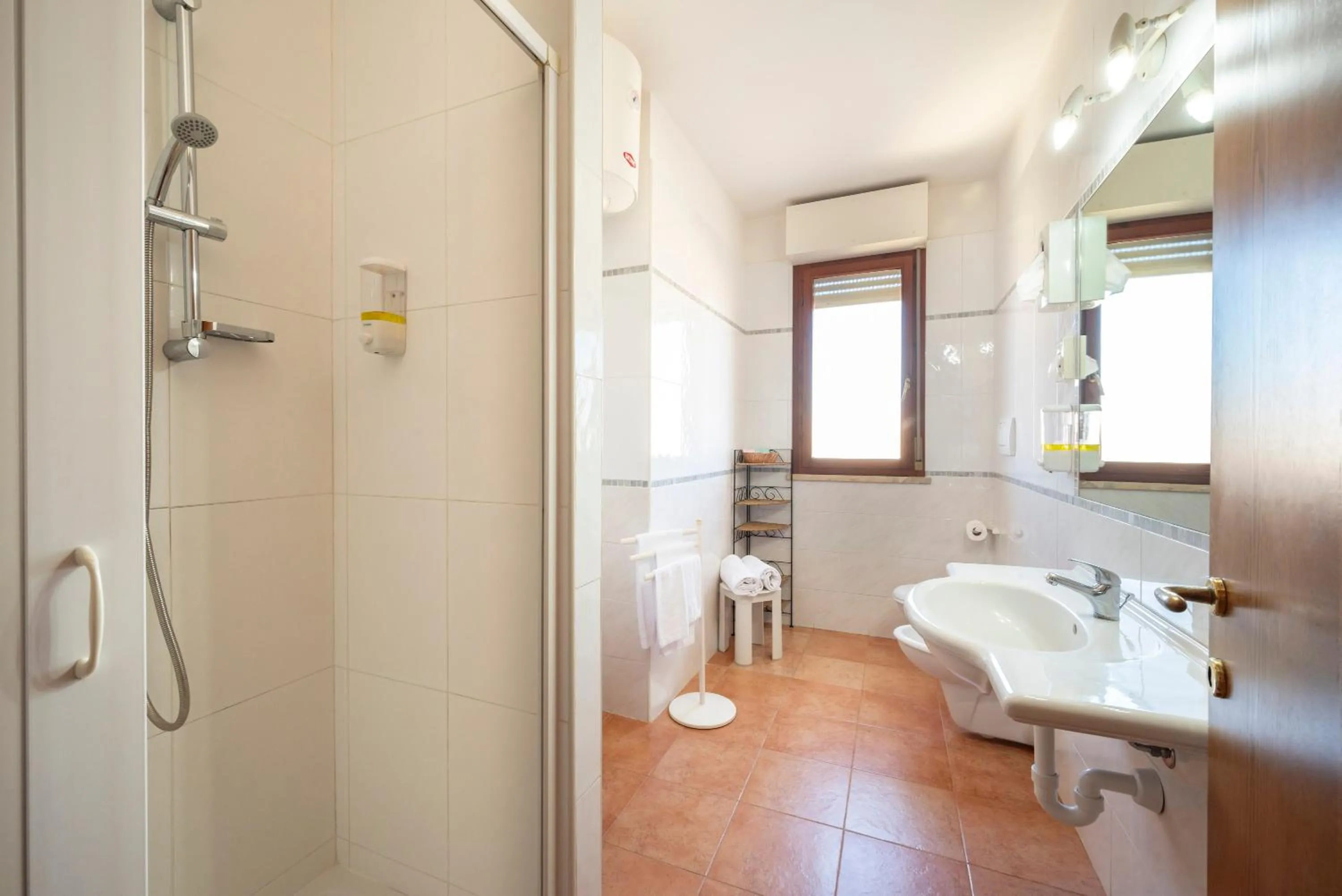 Bathroom in Lola Piccolo Hotel e Appartamenti