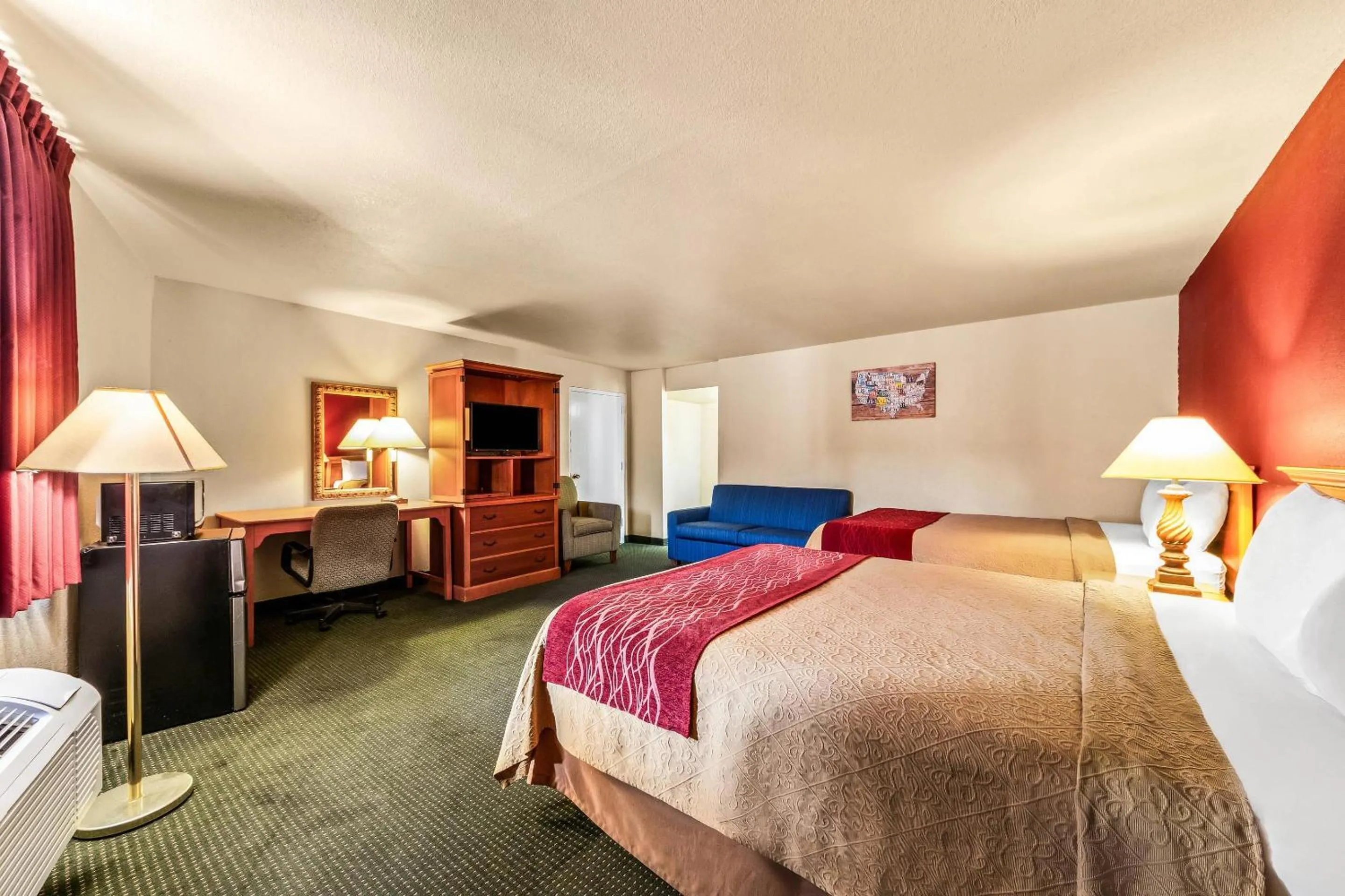 Bedroom, Bed in Econo Lodge Del Rio