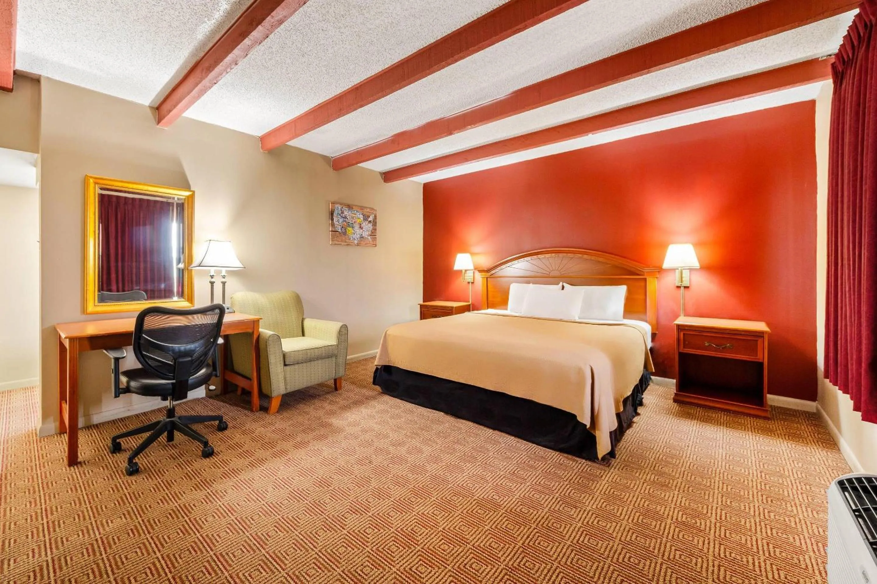 Bedroom, Bed in Econo Lodge Del Rio