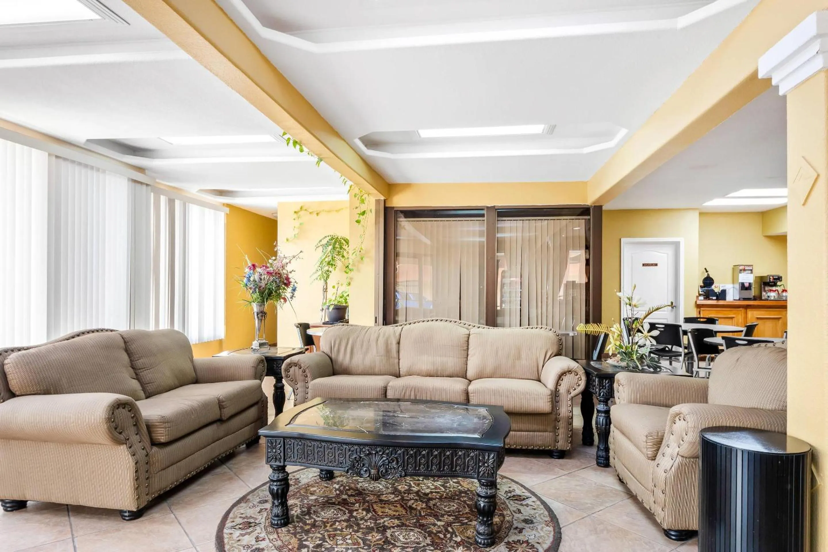 Lobby or reception in Econo Lodge Del Rio