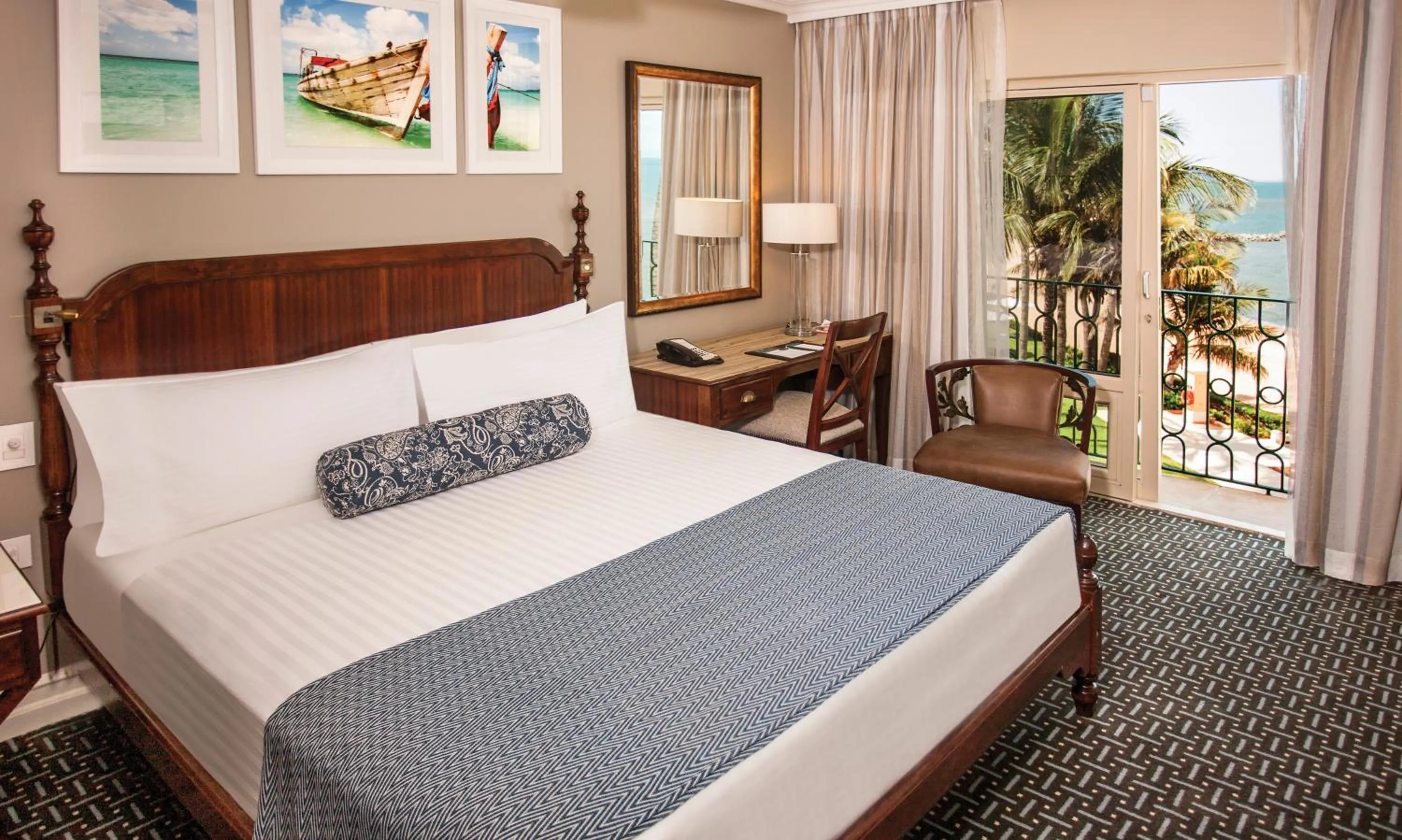 Shower, Bed in Southern Sun Maputo