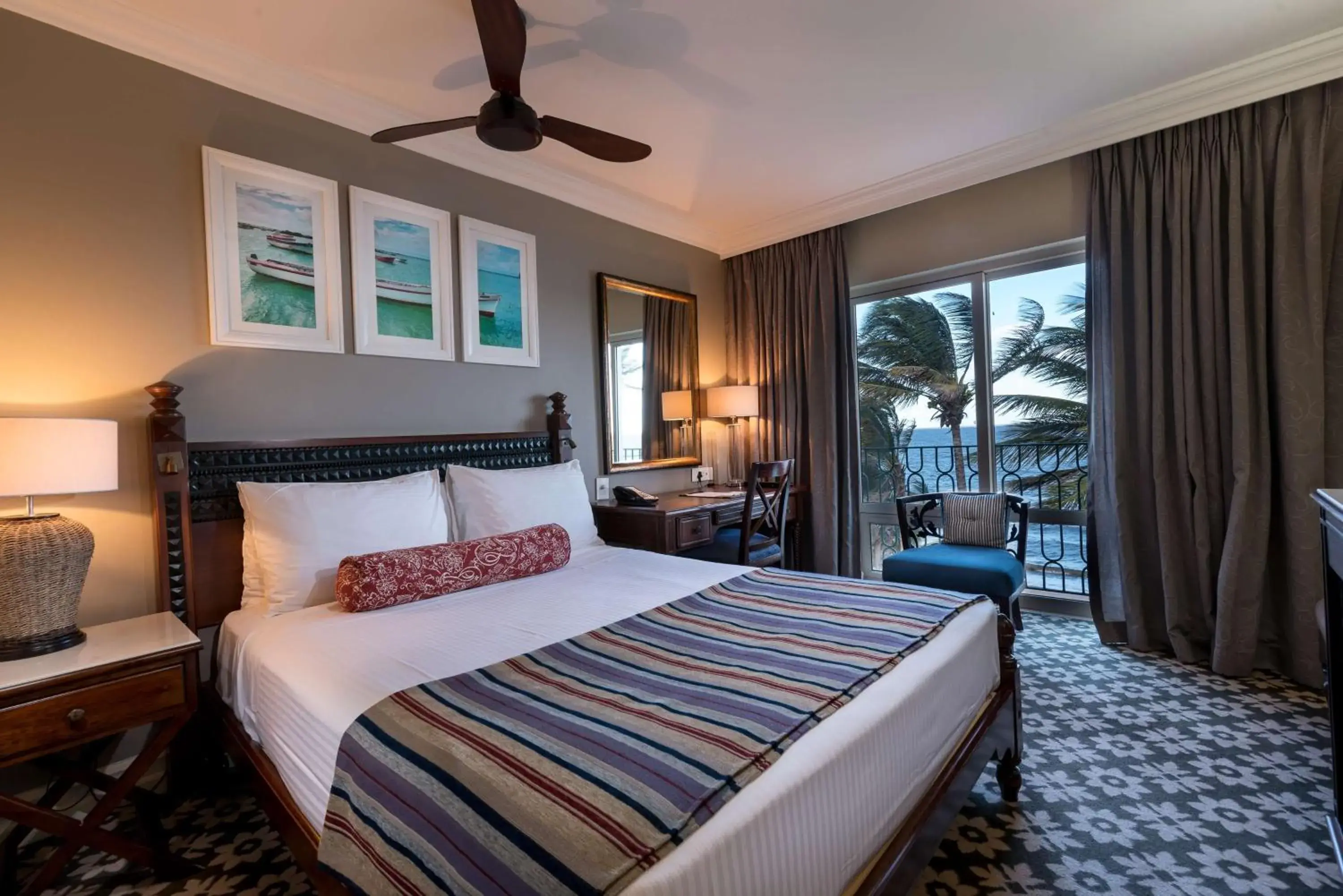 Bedroom, Bed in Southern Sun Maputo Bedroom, Bed in Southern Sun Maputo