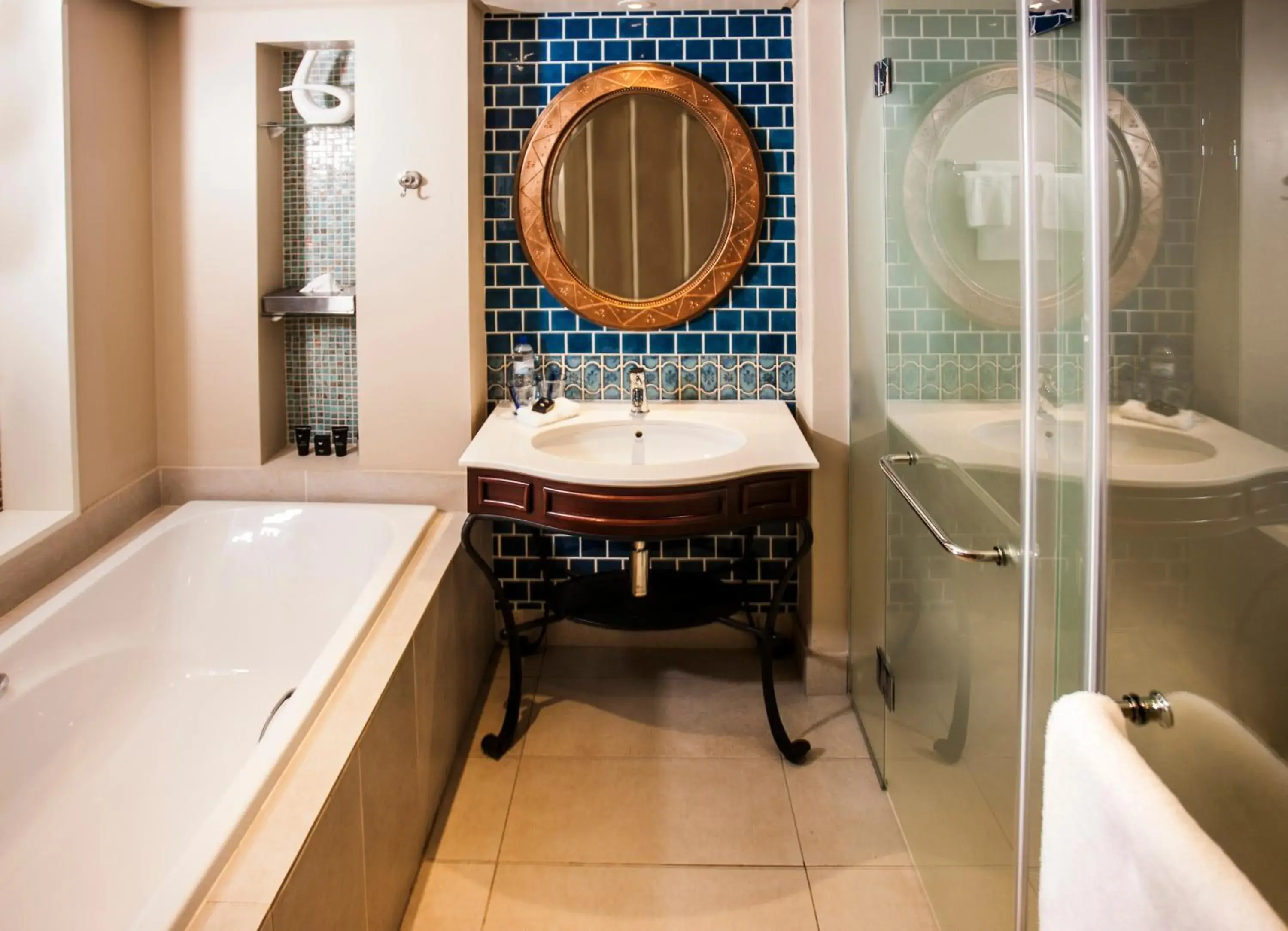 Standard Room 1 Queen Bed Non Smoking - single occupancy in Southern Sun Maputo Standard Room 1 Queen Bed Non Smoking - single occupancy in Southern Sun Maputo