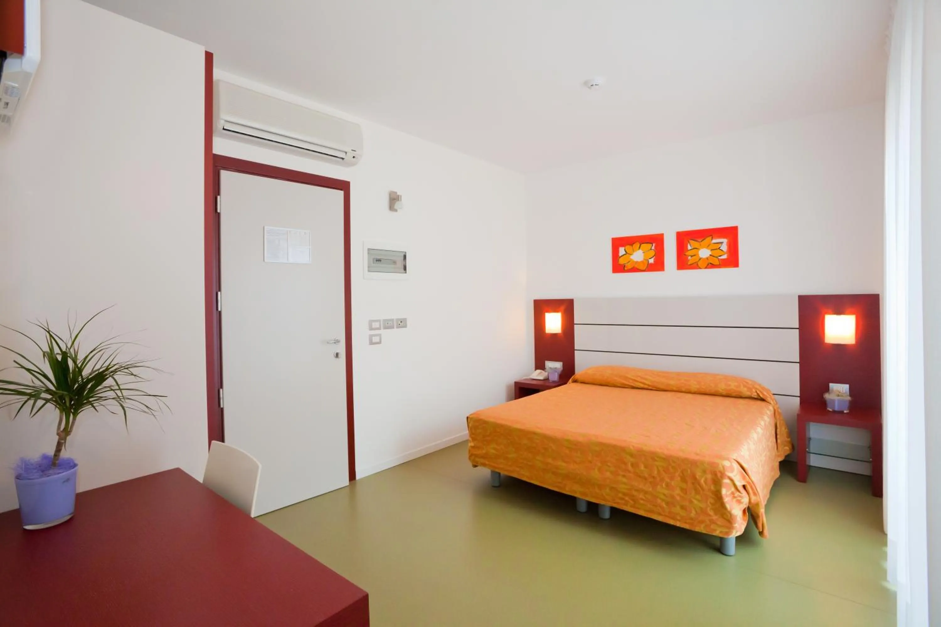 Photo of the whole room, Bed in Hotel Raffaello