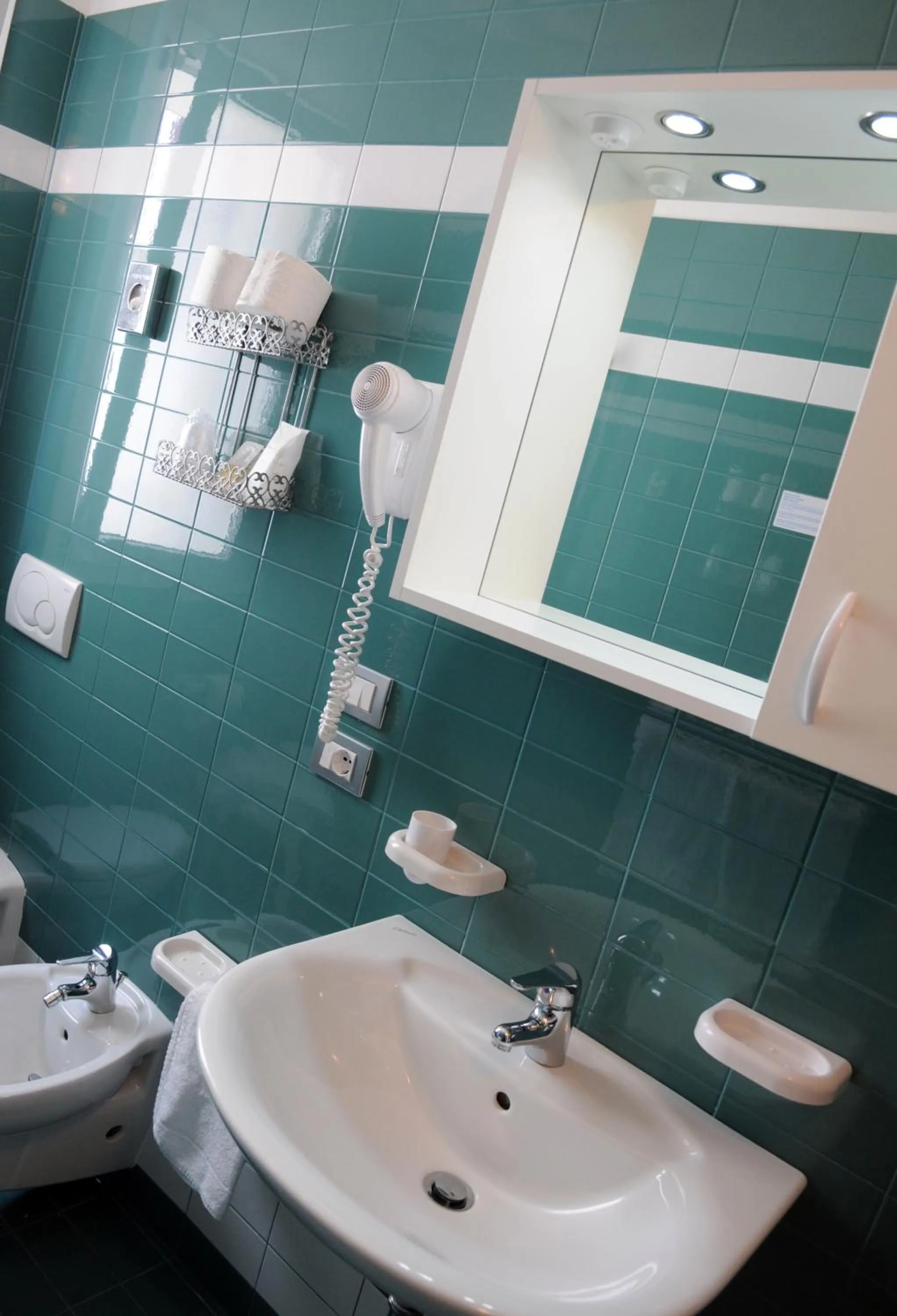 Bathroom in Hotel Raffaello