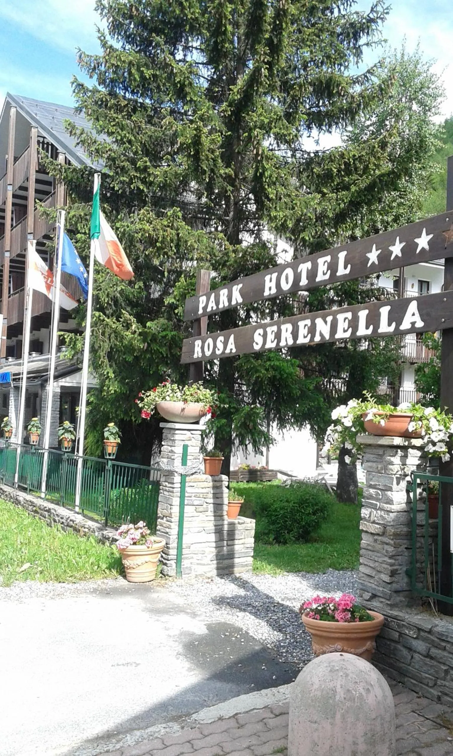 Facade/entrance in Hotel Rosa Serenella