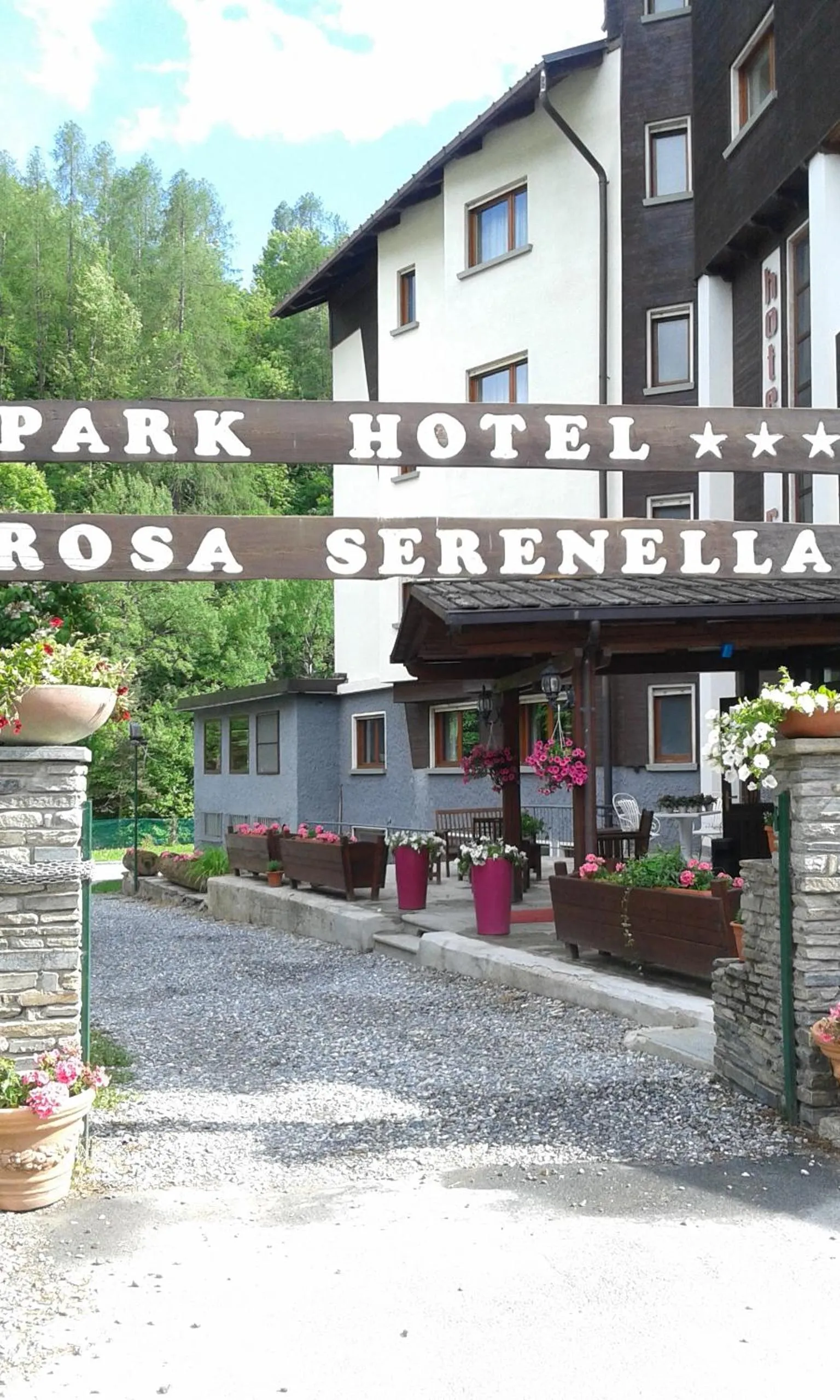Property building in Hotel Rosa Serenella