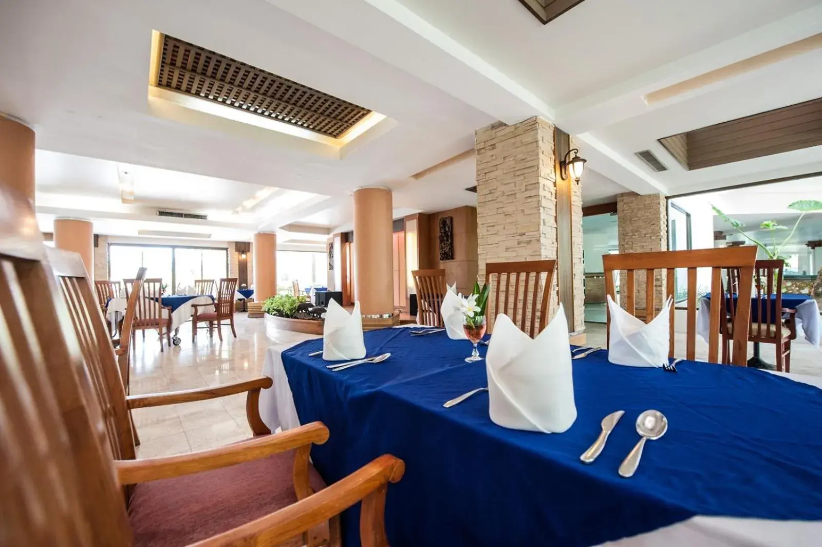 Restaurant/places to eat in Phi Phi Island Cabana Hotel Restaurant/places to eat in Phi Phi Island Cabana Hotel