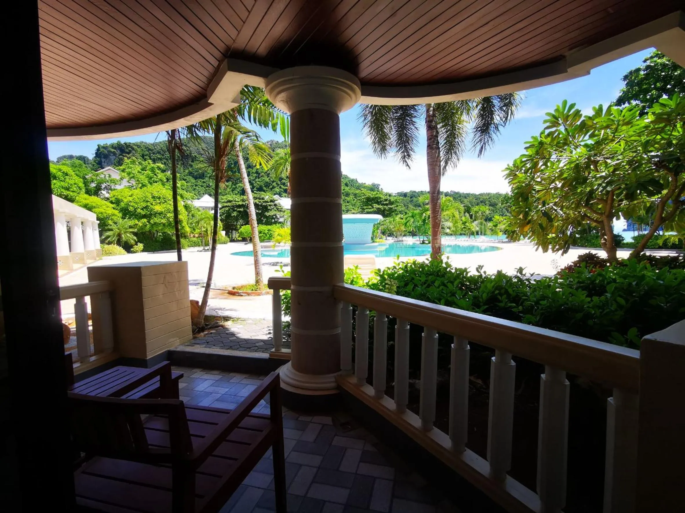 Phi Phi Island Cabana Hotel