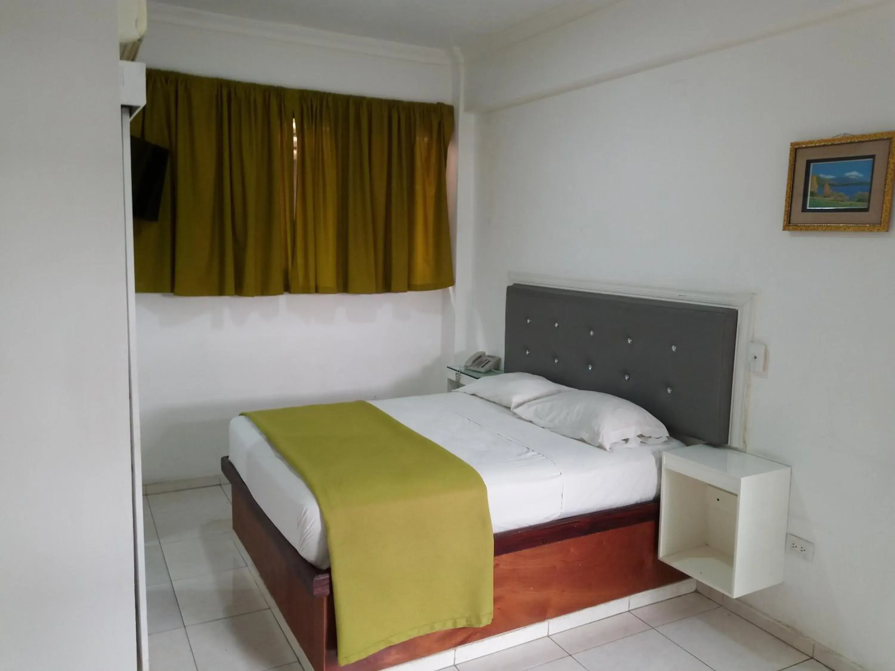 Photo of the whole room, Bed in Royal Palace Hotel Photo of the whole room, Bed in Royal Palace Hotel