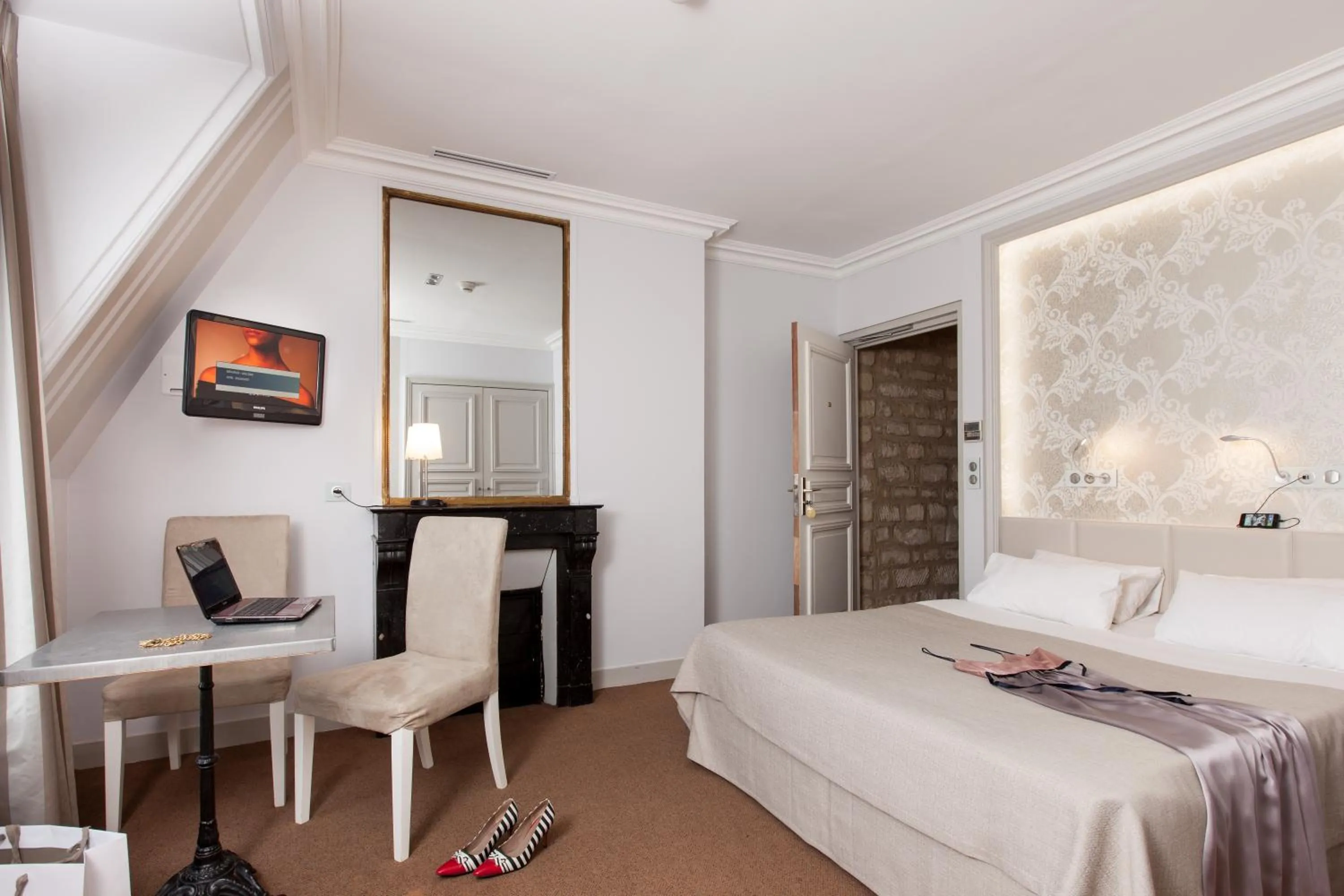 Bed in Hotel Bonaparte