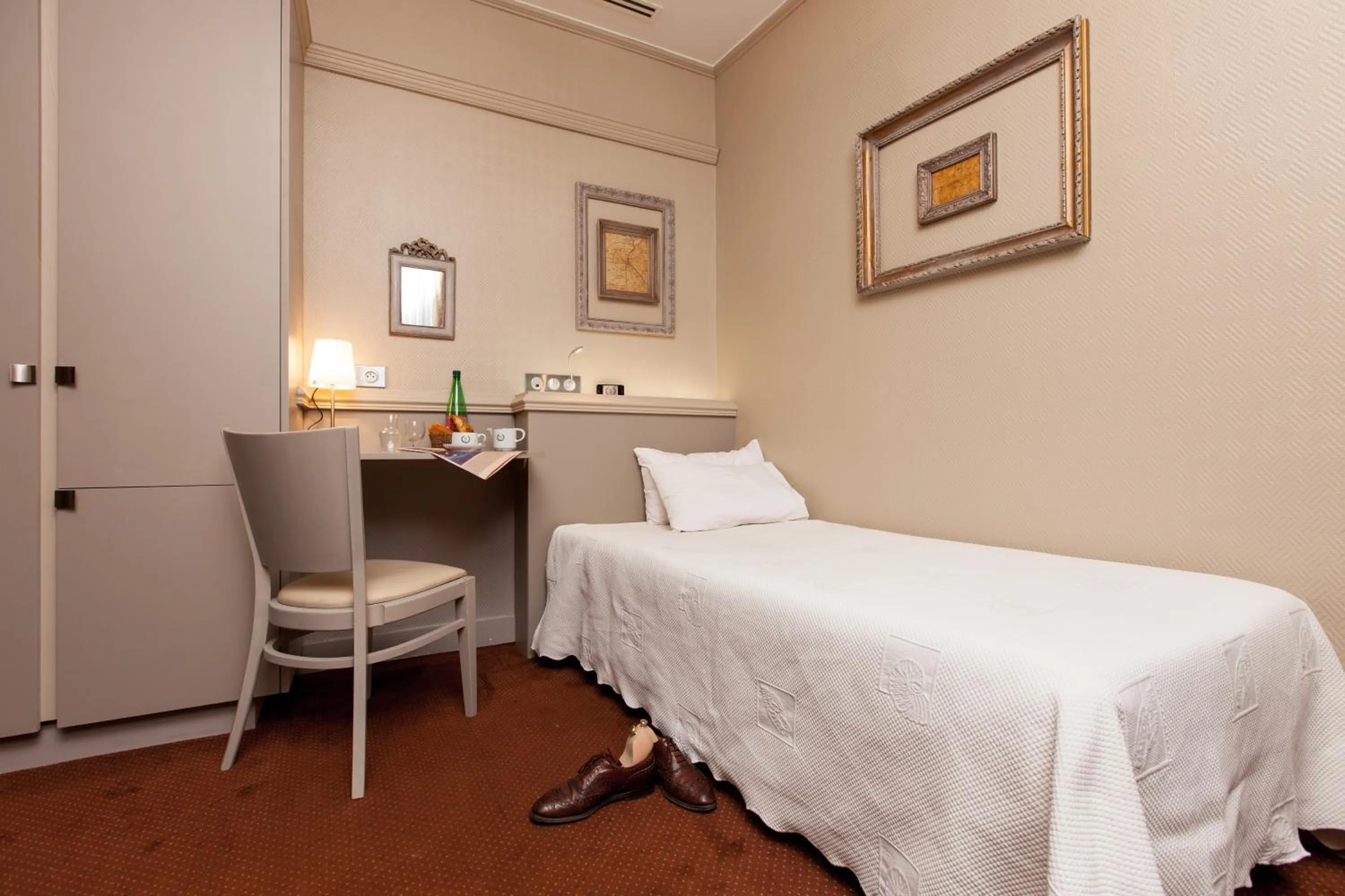 Photo of the whole room, Bed in Hotel Bonaparte