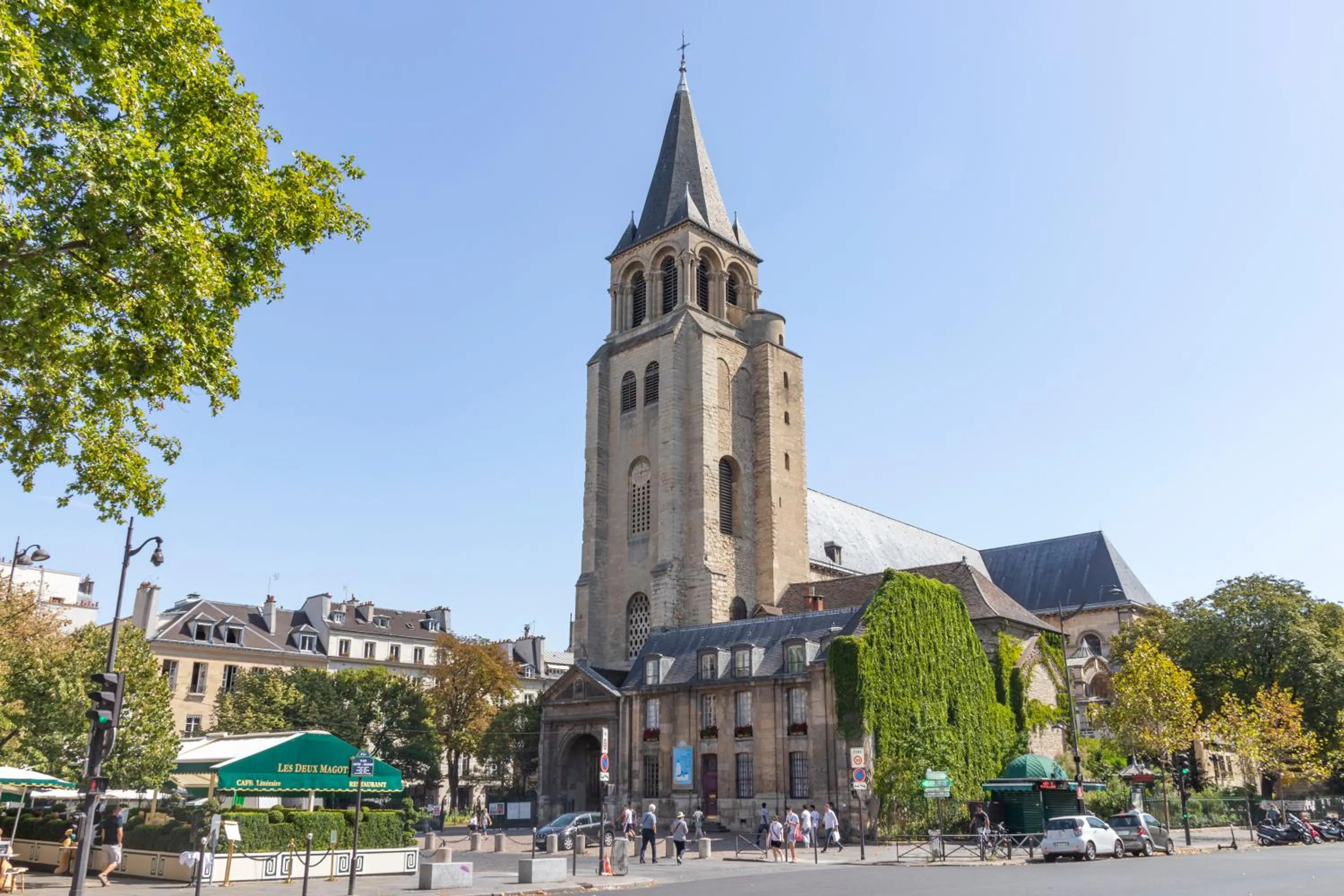 Property building in Hotel Bonaparte
