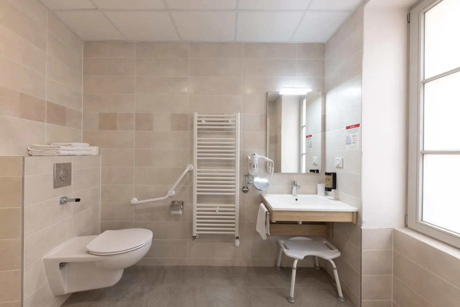 Shower in Hotel Saint Augustin