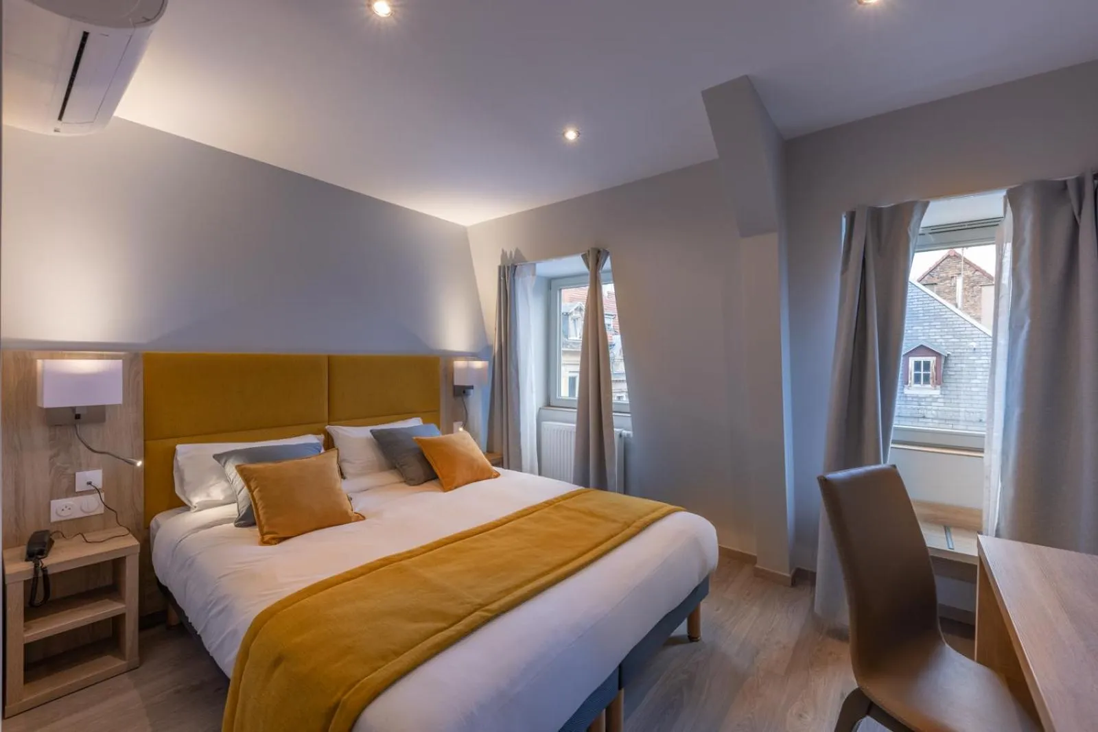 Bed in Hotel Saint Augustin