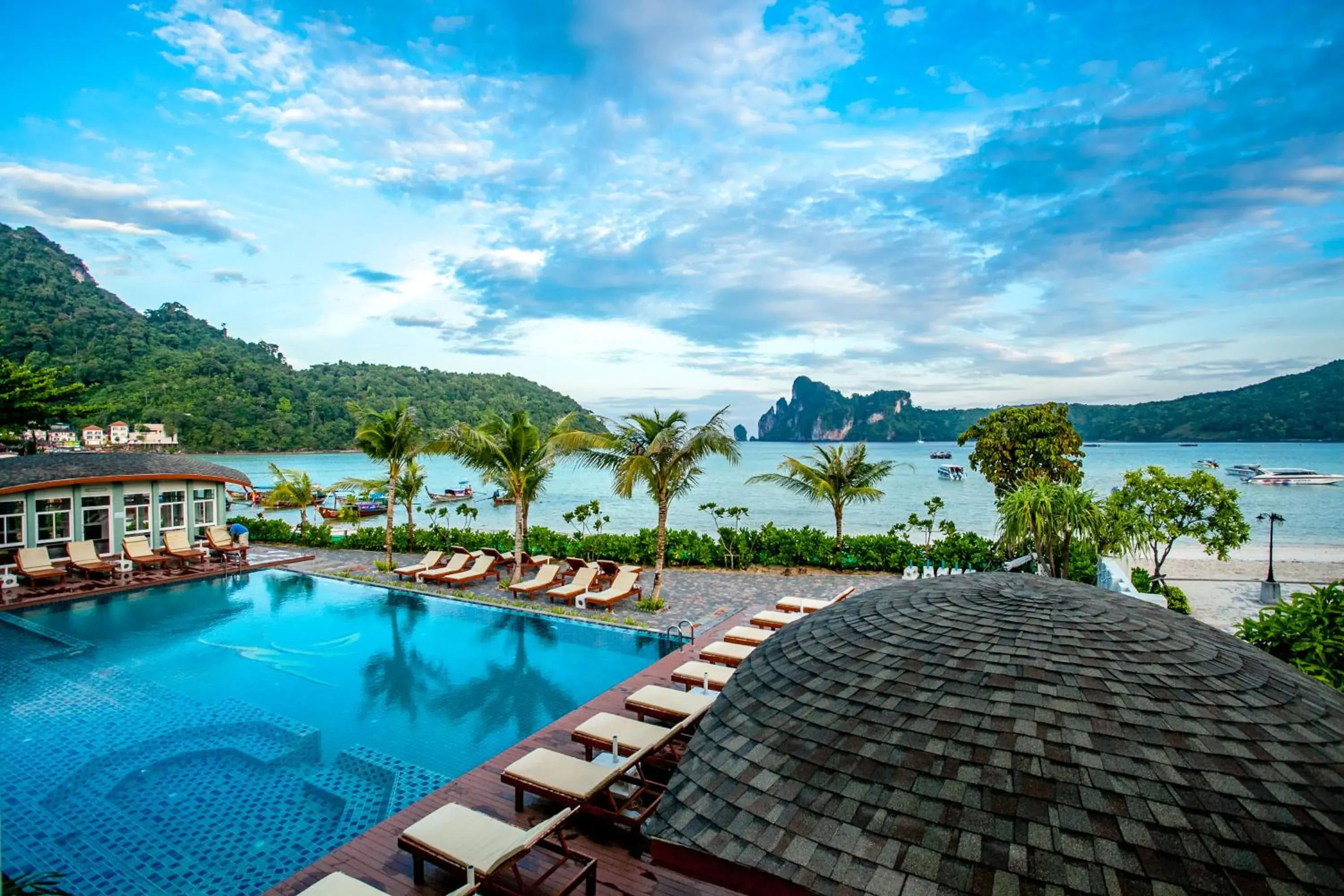 Pool view in Phi Phi Harbour View Hotel-SHA Extra Plus Pool view in Phi Phi Harbour View Hotel-SHA Extra Plus