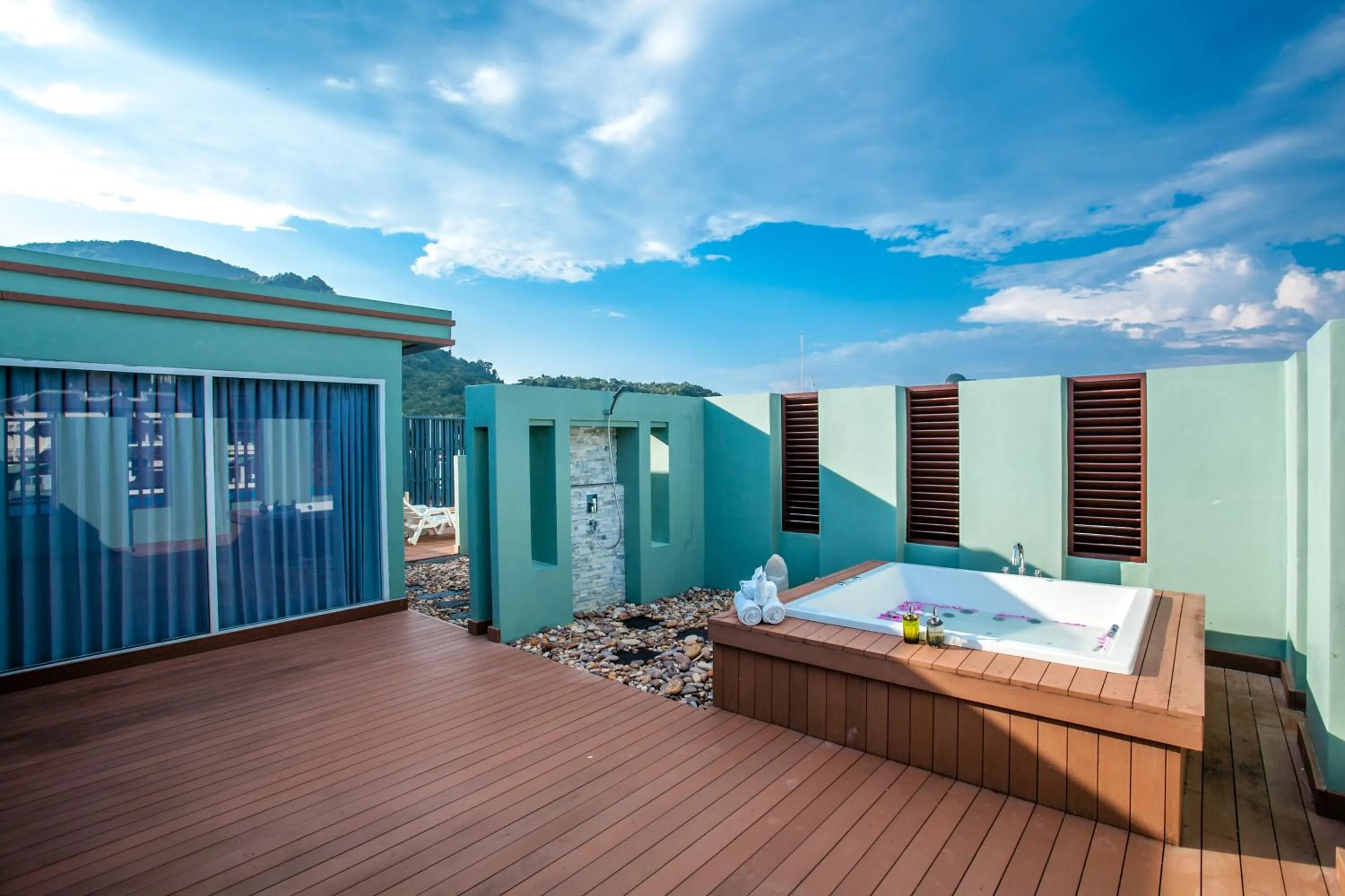 Phi Phi Harbour View Hotel-SHA Extra Plus