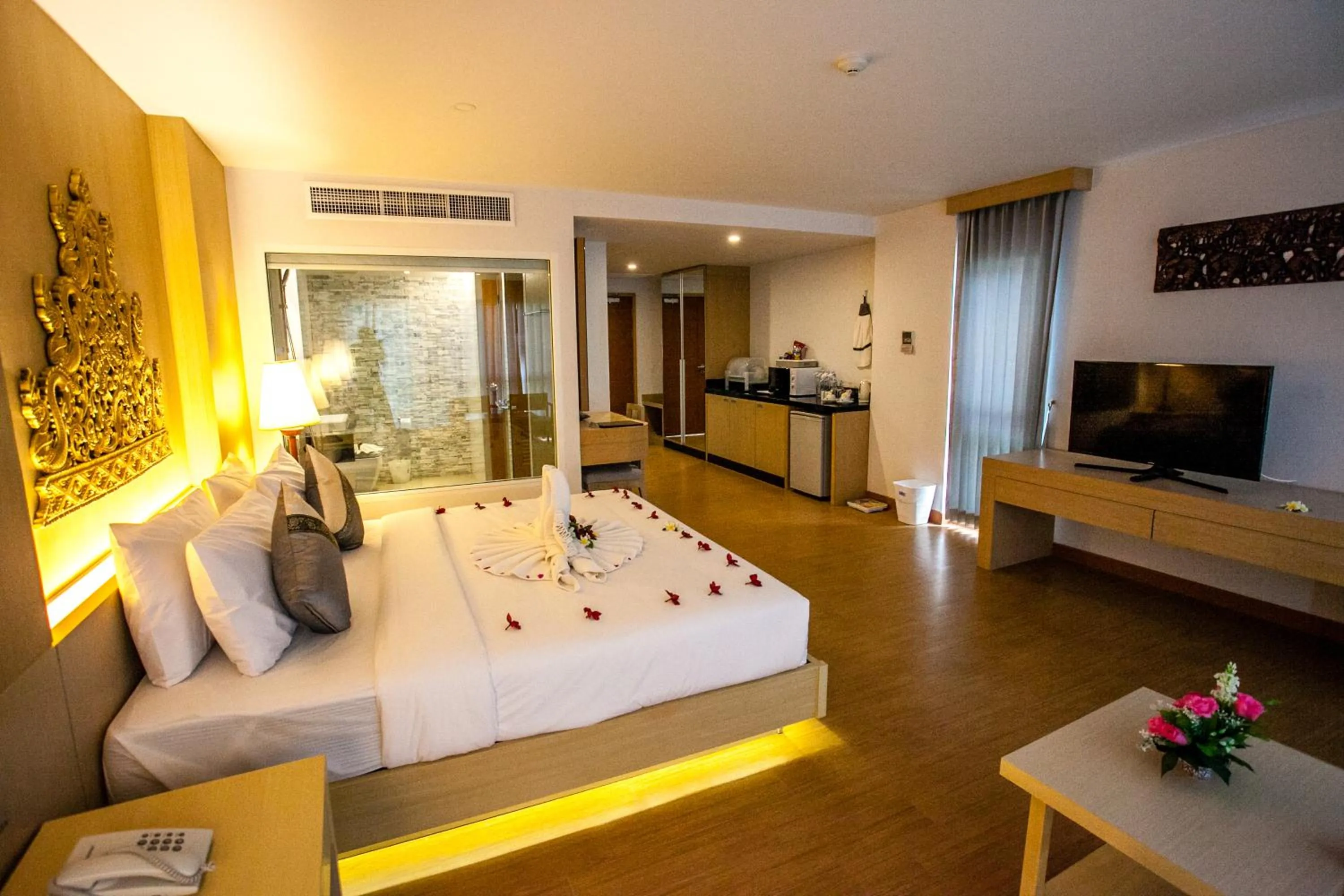 Bed in Phi Phi Harbour View Hotel-SHA Extra Plus