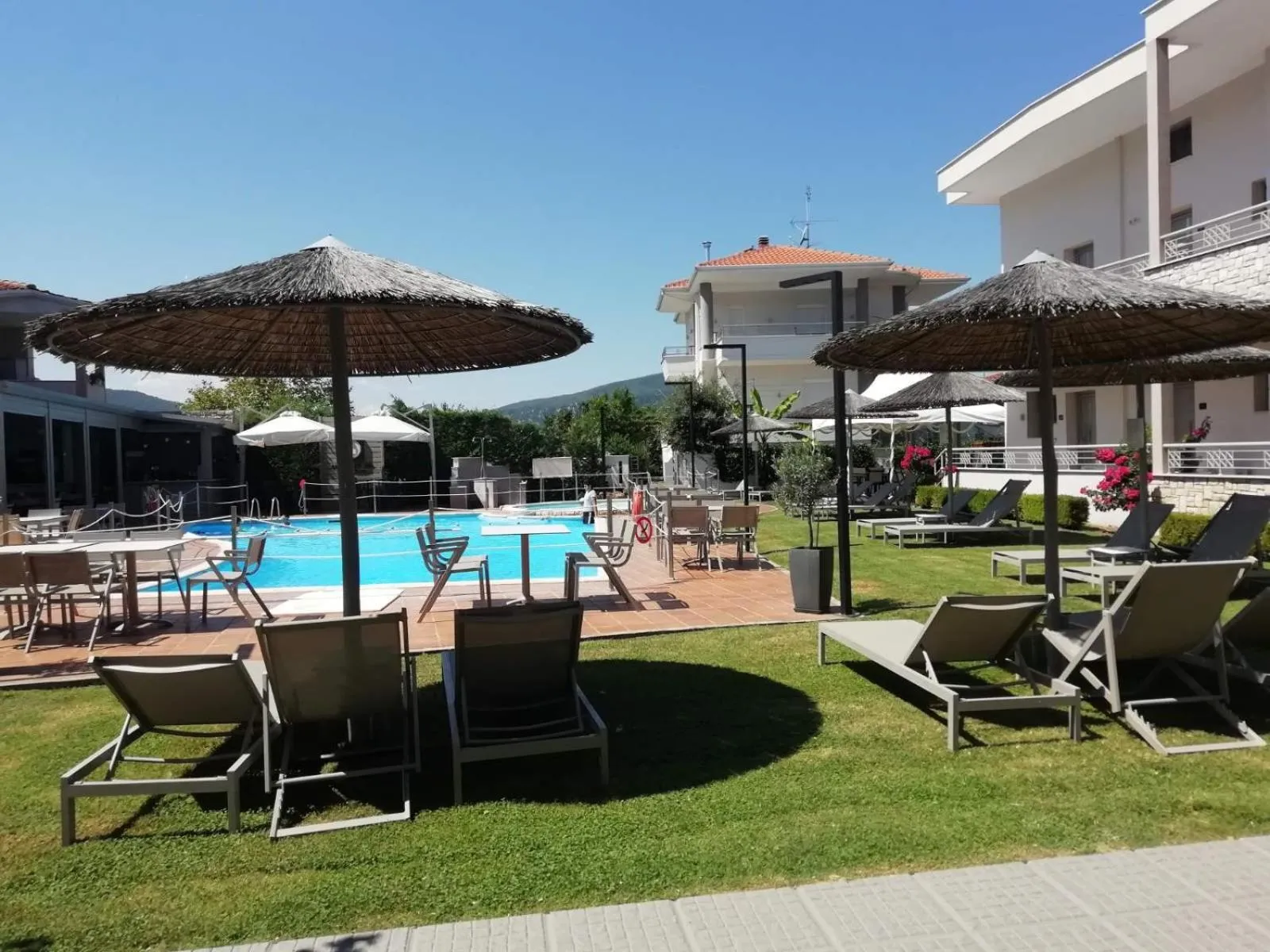 Swimming pool in Alexander Inn