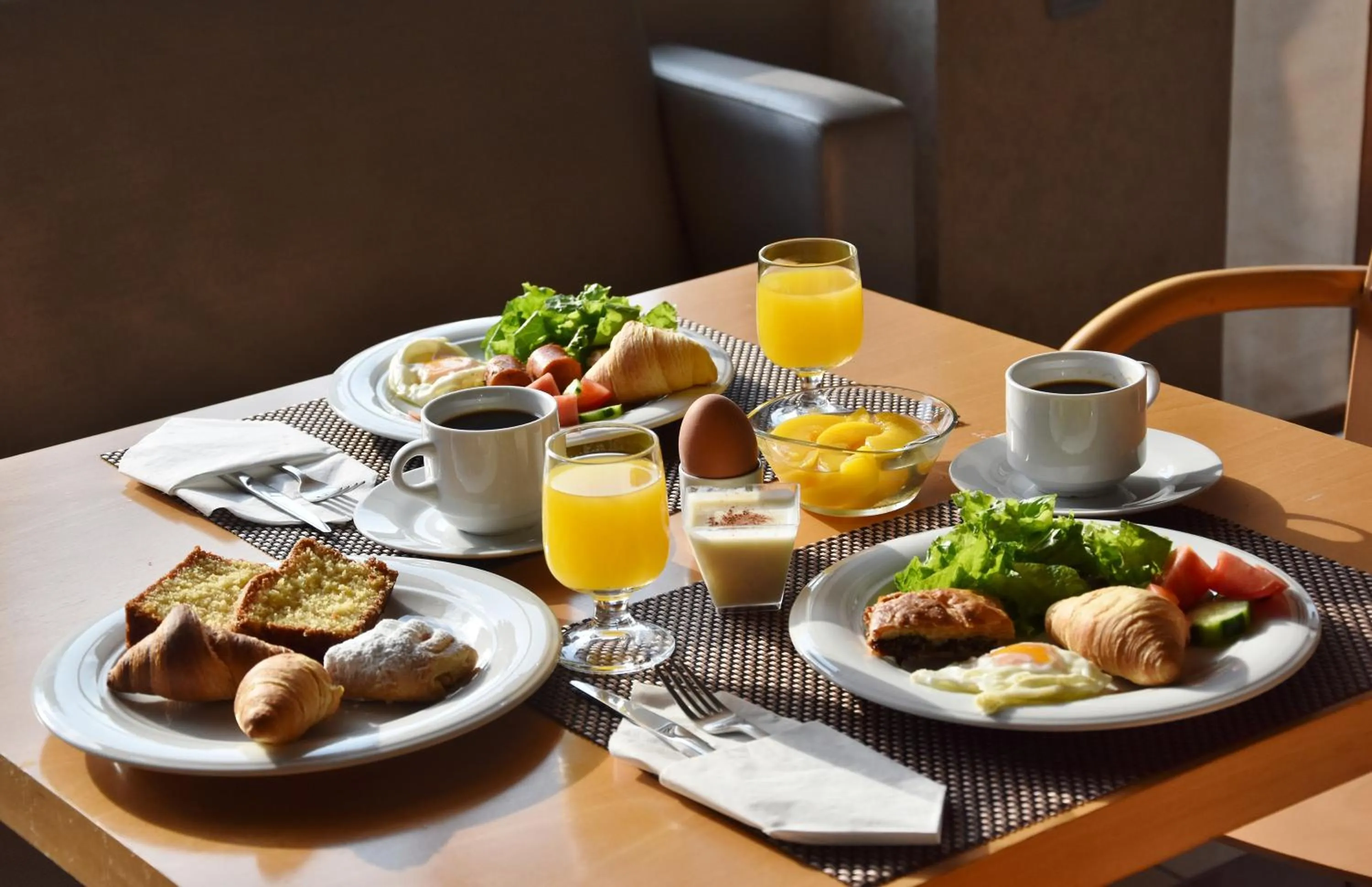 Buffet breakfast in Alexander Inn